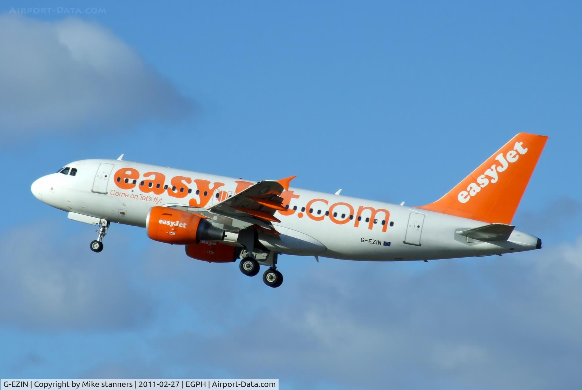 G-EZIN, 2005 Airbus A319-111 C/N 2503, Easyjet A319 departing runway 24