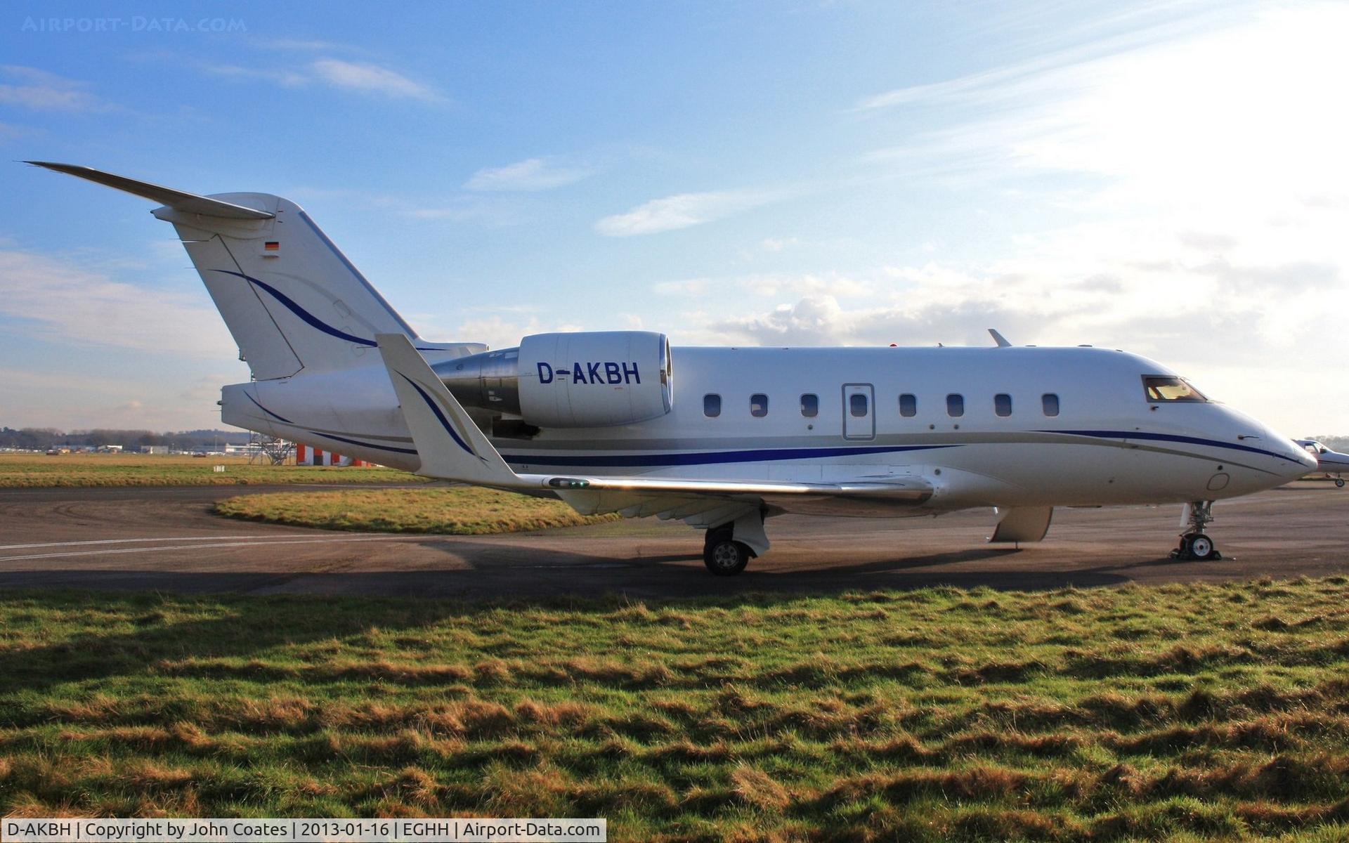 D-AKBH, 2000 Bombardier Challenger 604 (CL-600-2B16) C/N 5457, Visit for training