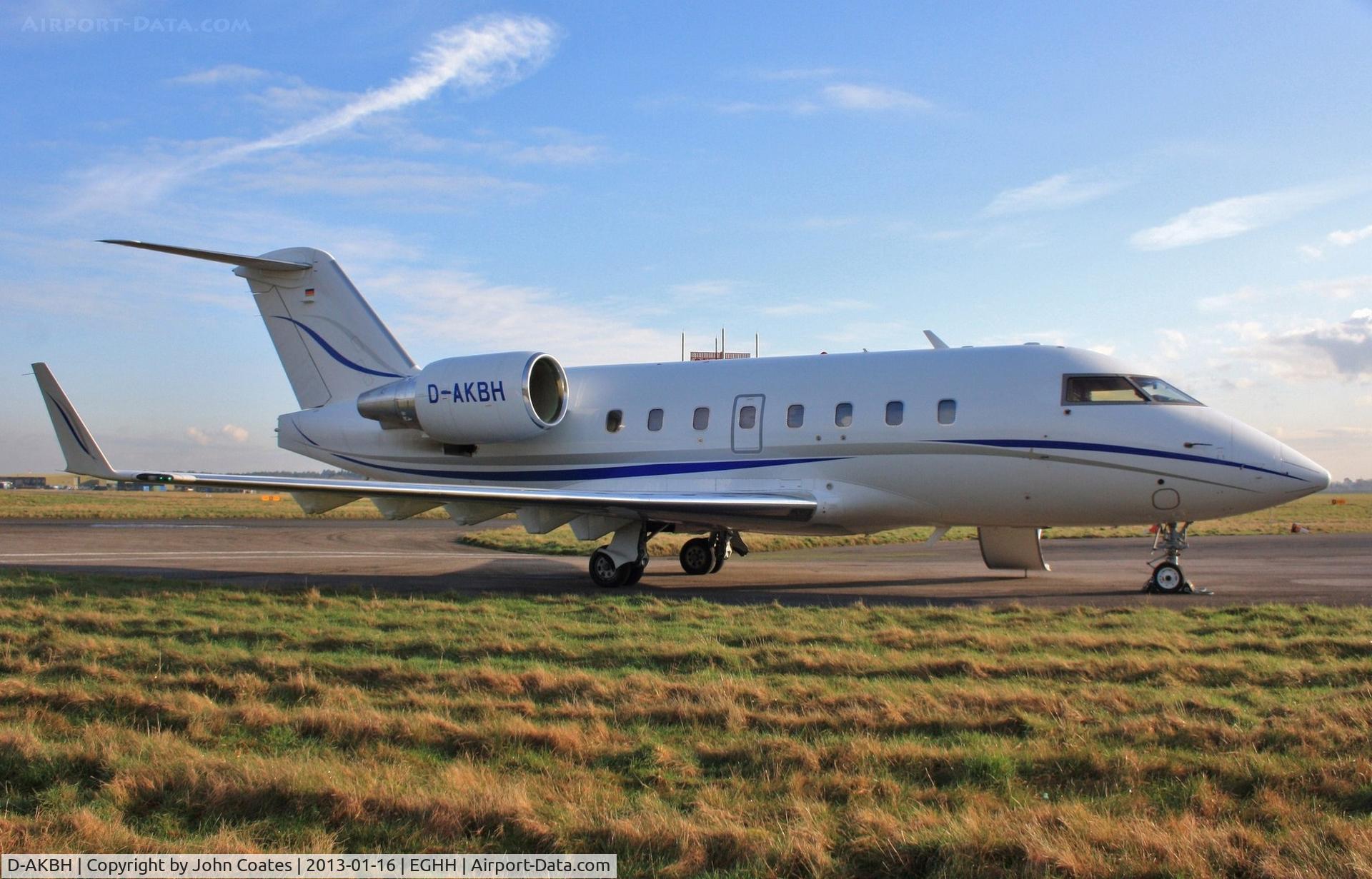 D-AKBH, 2000 Bombardier Challenger 604 (CL-600-2B16) C/N 5457, Visit for training
