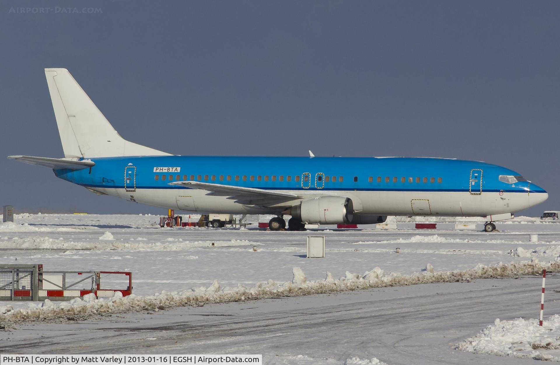 PH-BTA, 1991 Boeing 737-406 C/N 25412, Sat in the snow at EGSH.