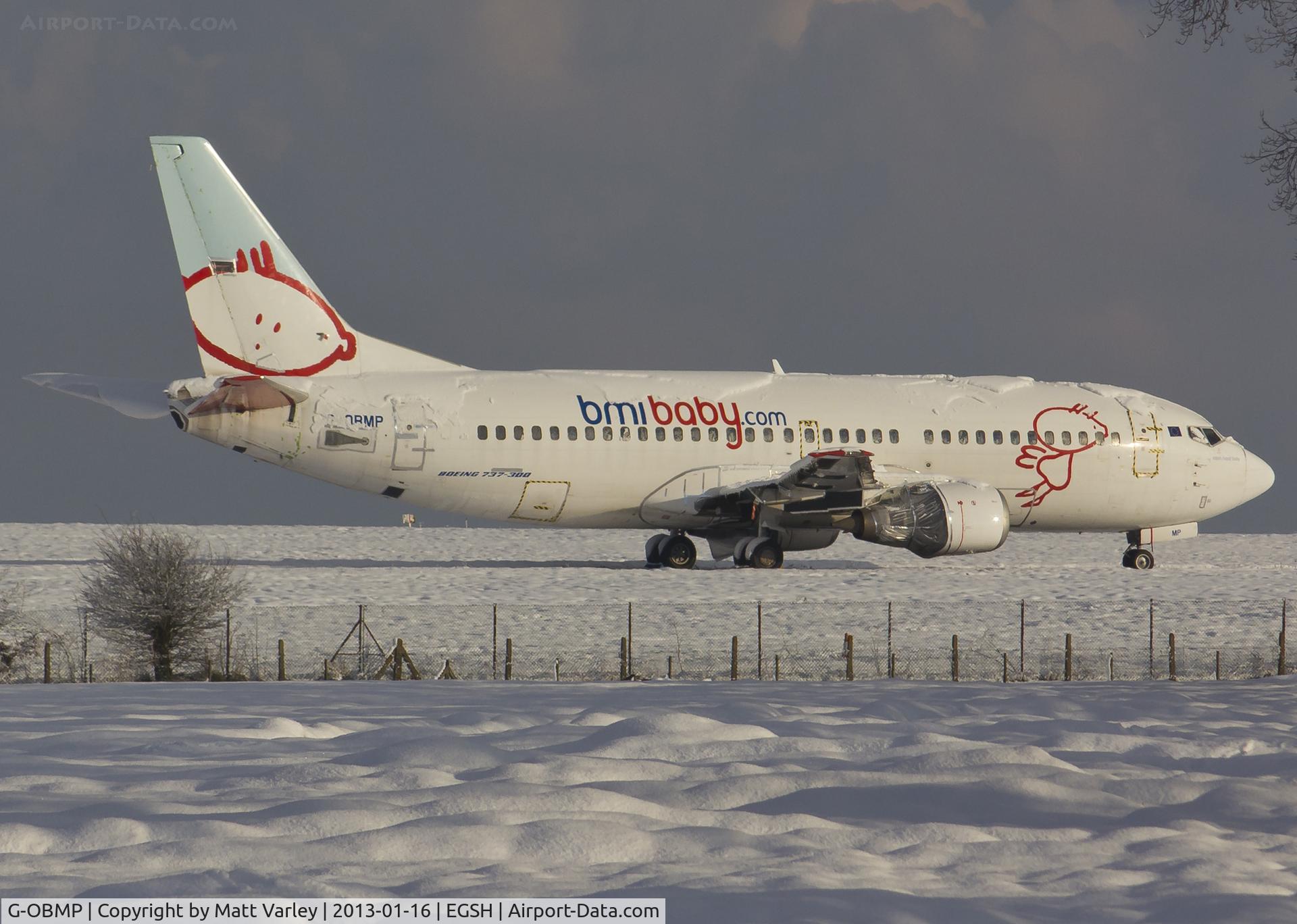 G-OBMP, 1992 Boeing 737-3Q8 C/N 24963, Sat in the snow at EGSH.