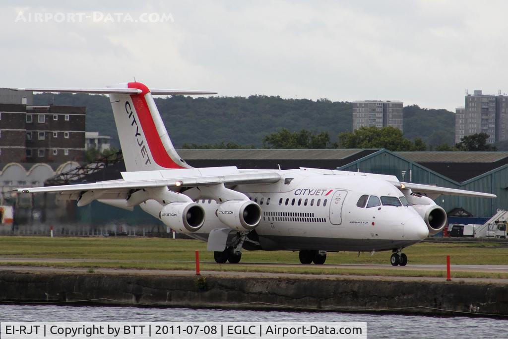 EI-RJT, 2000 British Aerospace Avro 146-RJ85A C/N E2366, Landing
