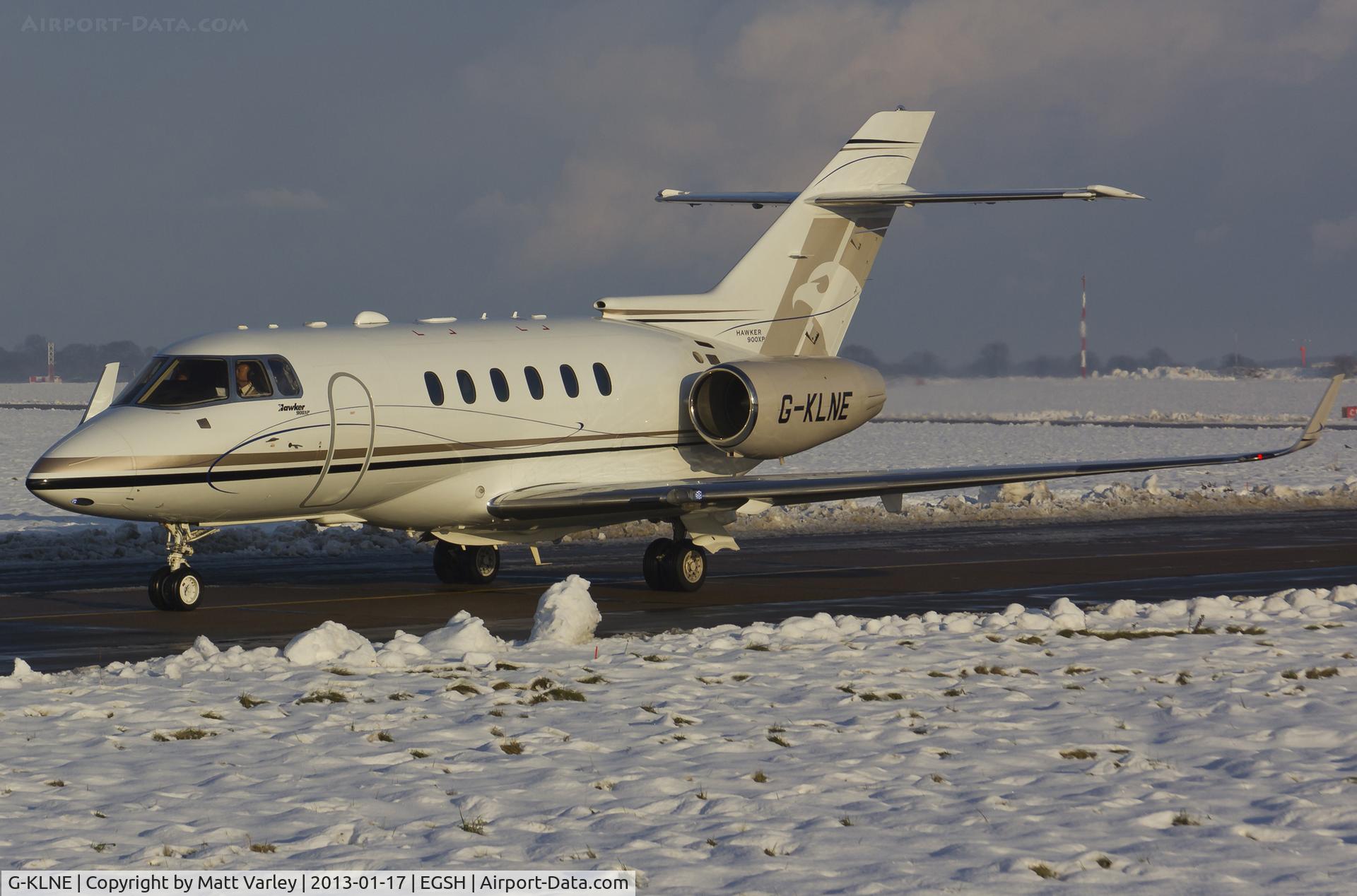 G-KLNE, 2011 Hawker Beechcraft 900XP C/N HA-0186, Arriving at a snowy SaxonAir.