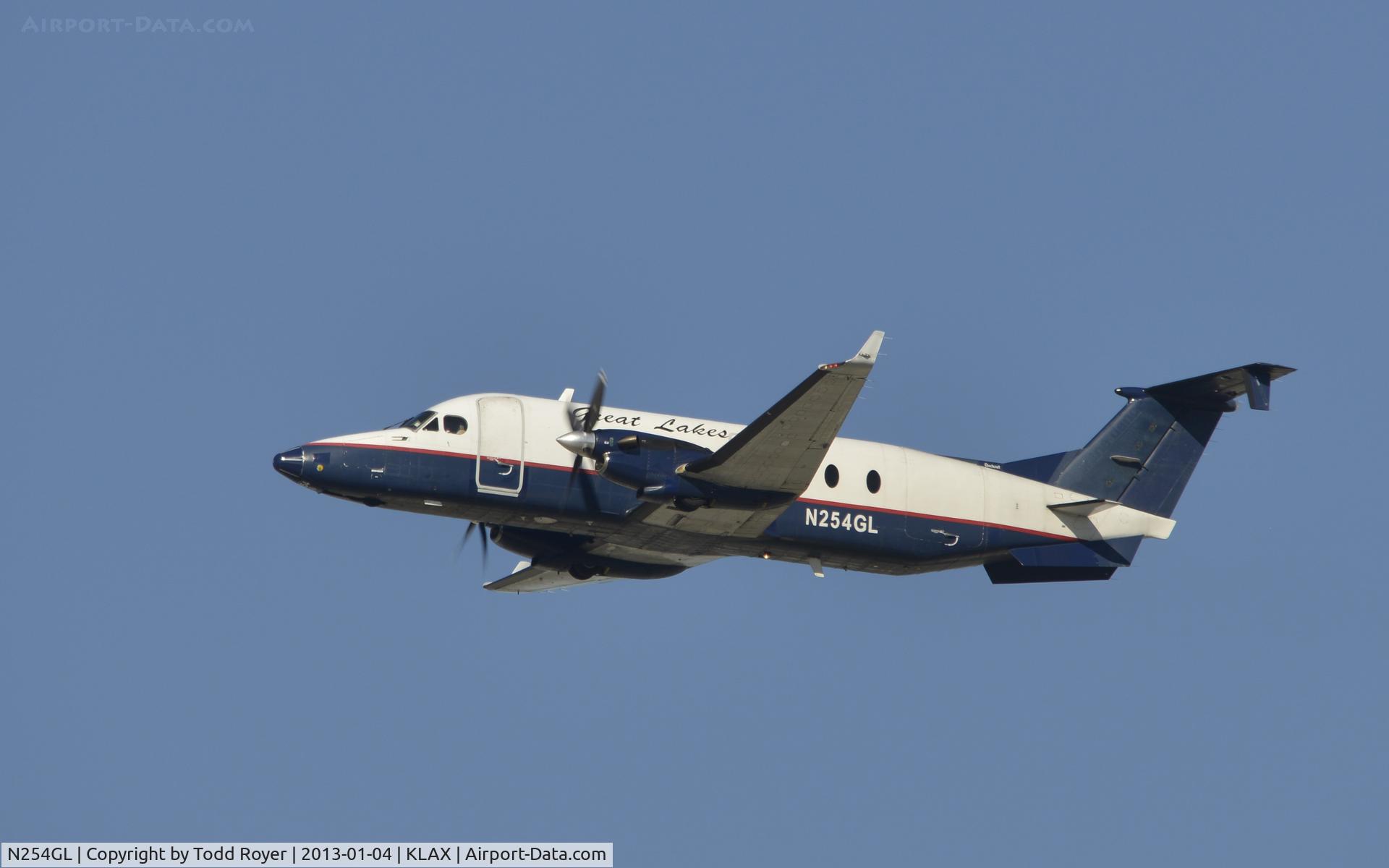 N254GL, 1996 Raytheon Aircraft Company 1900D C/N UE-254, Departing LAX