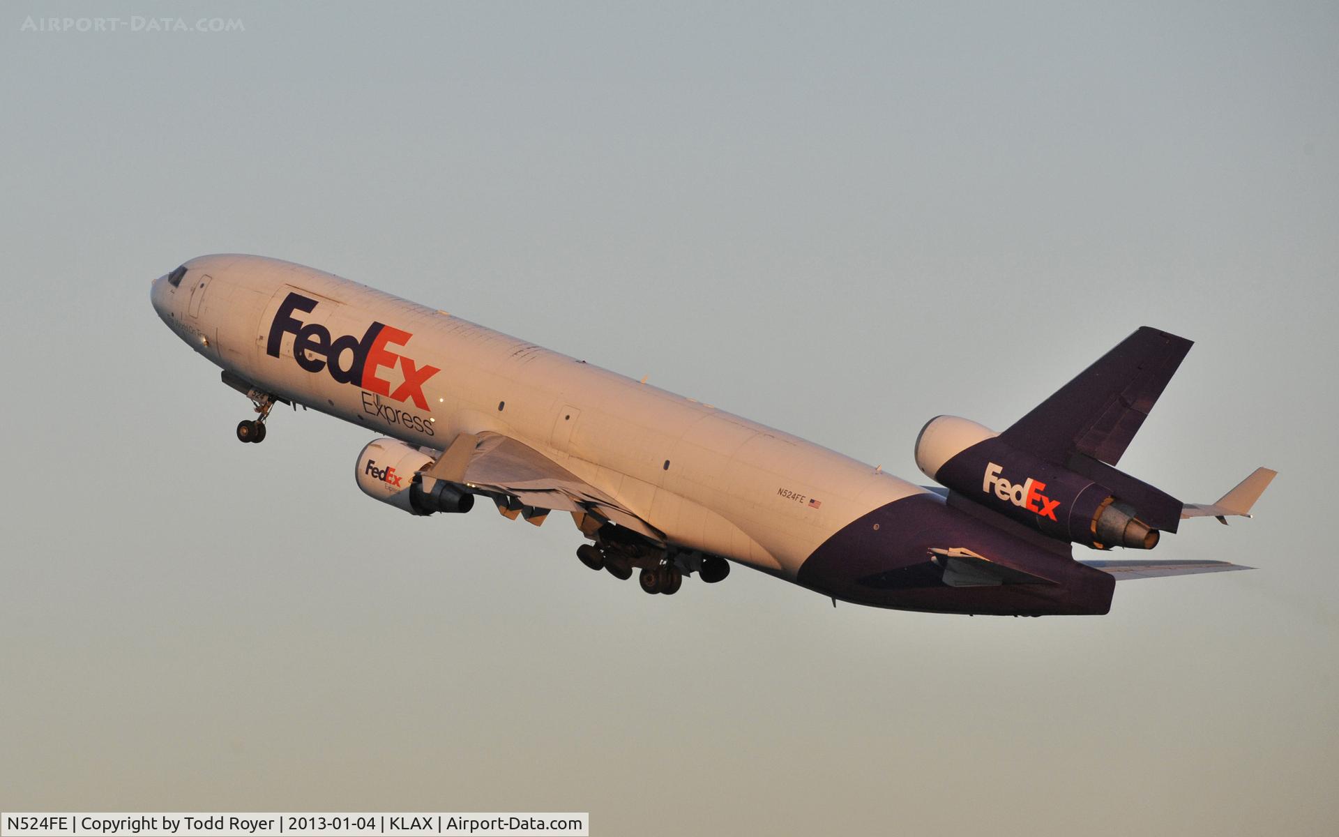 N524FE, 1993 McDonnell Douglas MD-11F C/N 48480, Departing LAX