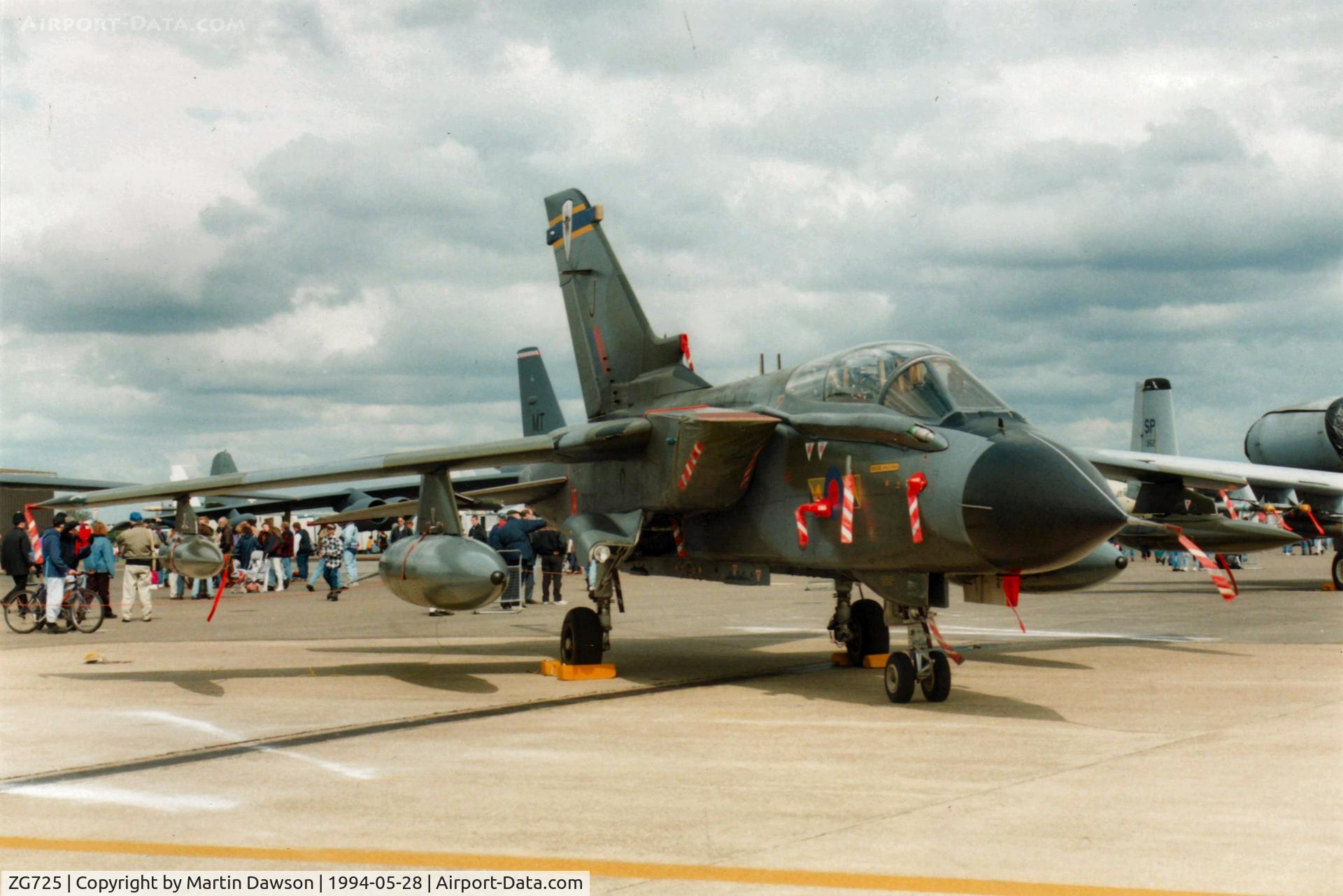 ZG725, 1990 Panavia Tornado GR.1A C/N 828/BS182/3399, RAF Mildenhall Saturday 28 May 1994. ZG725/J RAF No.13 Sqn, RAF Marham. Camera- Olympus OM-2n