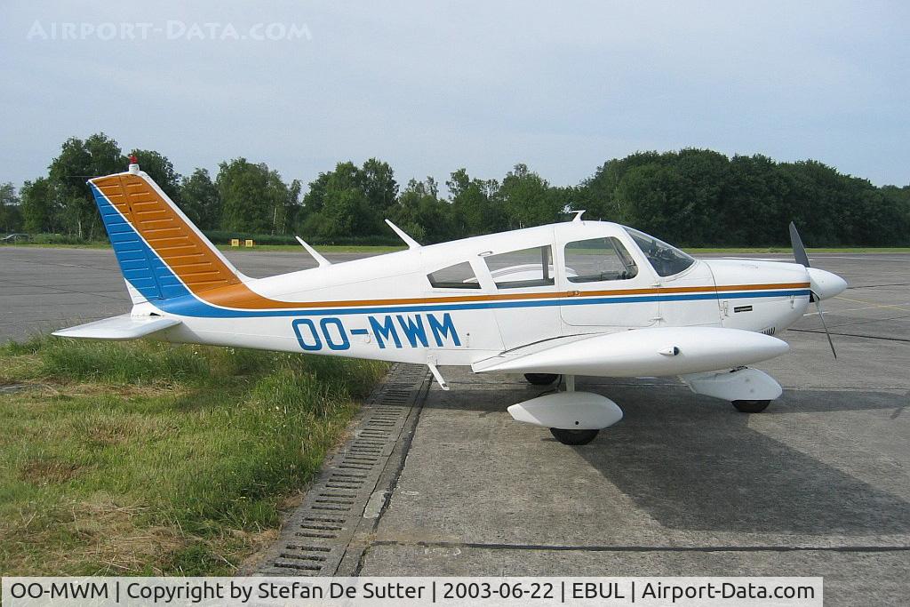 OO-MWM, 1971 Piper PA-28-180 Cherokee E C/N 28-5777, Parked at Vleigclub Ursel.