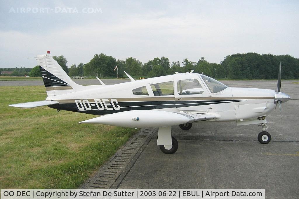 OO-DEC, 1970 Piper PA-28R-200 Cherokee Arrow C/N 28R-35694, Parked at Vleigclub Ursel.