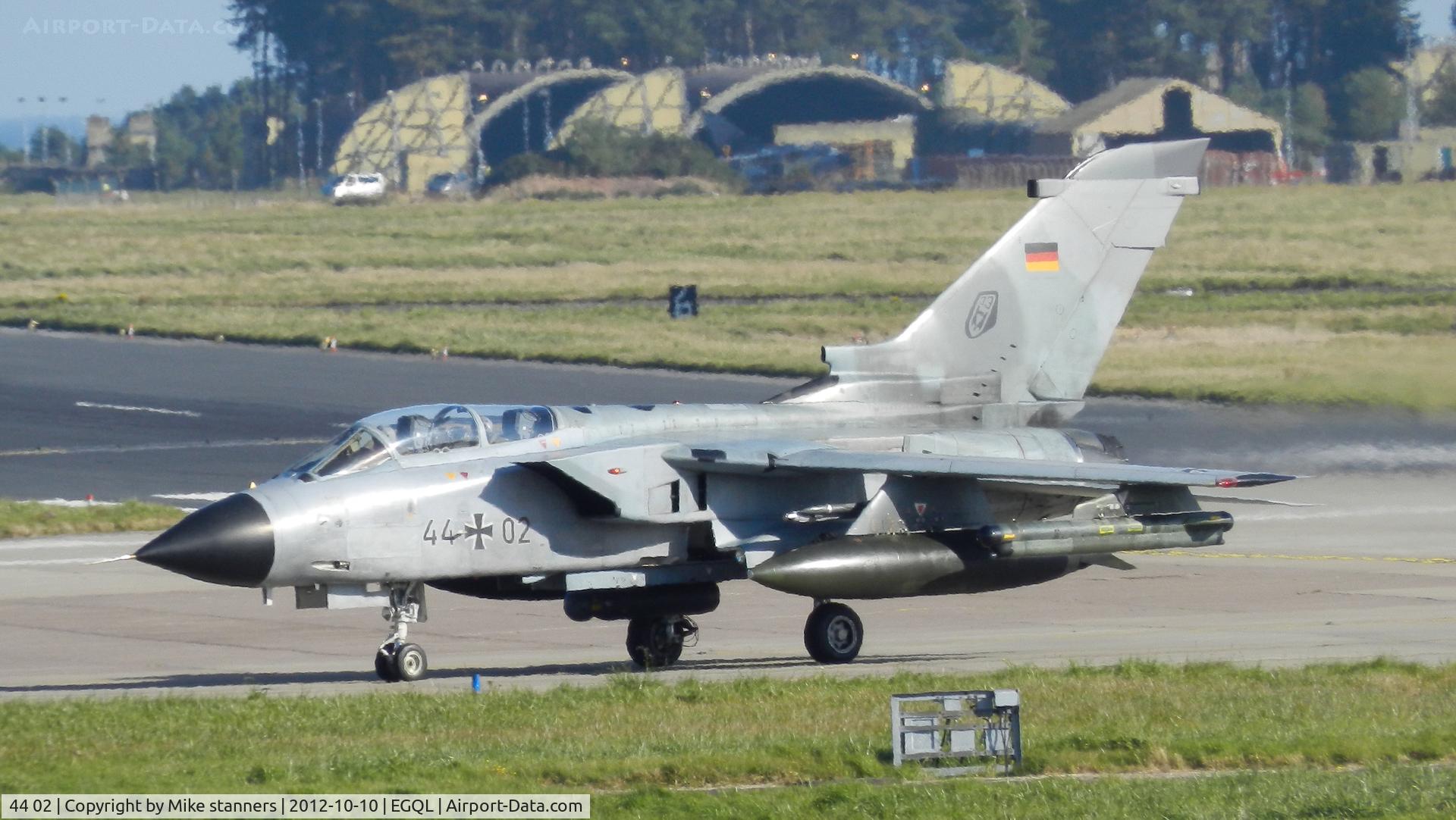 44 02, Panavia Tornado IDS C/N 263/GS068/4102, JBG-33 Tornado IDS Returns to Leuchars after an afternoon Joint warrior mission carrying 2x 330gal tanks,1x BOZ-101,1xCerebrus III ECM pod
1x AIM-9L sidewinder (AR),1x Lightning laser pod,1x IRIS-T
