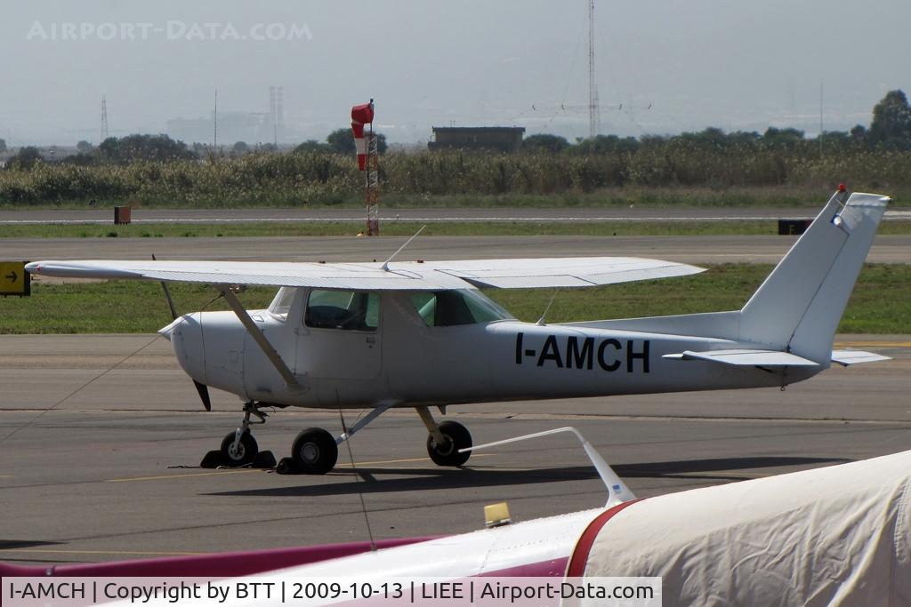 I-AMCH, 1984 Cessna 152 C/N 15285885, Parked