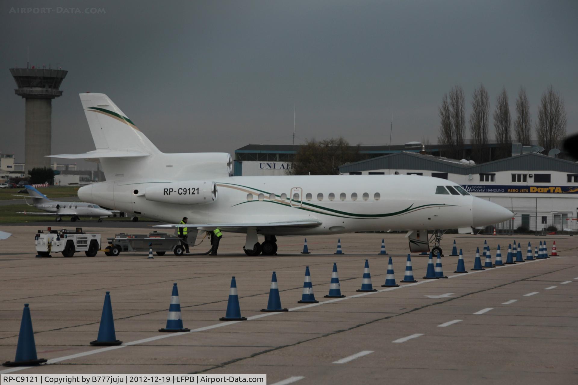 RP-C9121, 1992 Dassault Falcon 900B C/N 121, on transit at Le Bourget