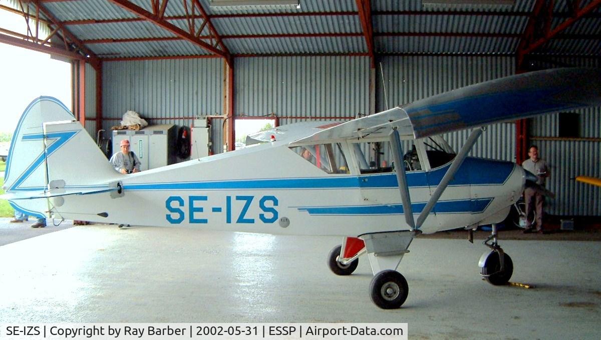 SE-IZS, Piper PA-22-108 Colt Colt C/N 22-8548, Piper PA-22-108 Colt [22-8548] Norrkoping-Kungsangen~SE 31/05/2002