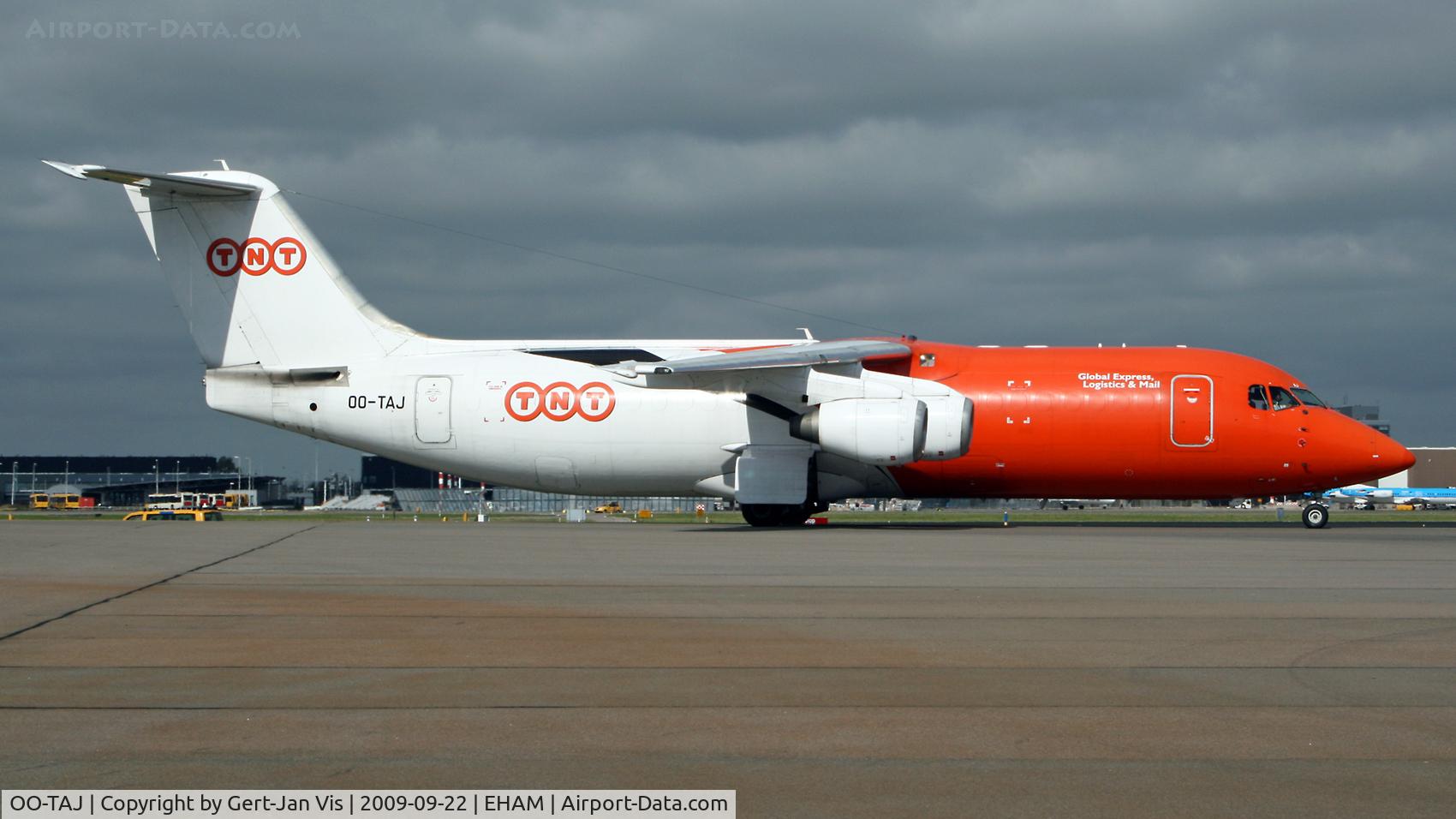OO-TAJ, 1989 British Aerospace BAe.146-300 C/N E3153, arriving at S-ramp