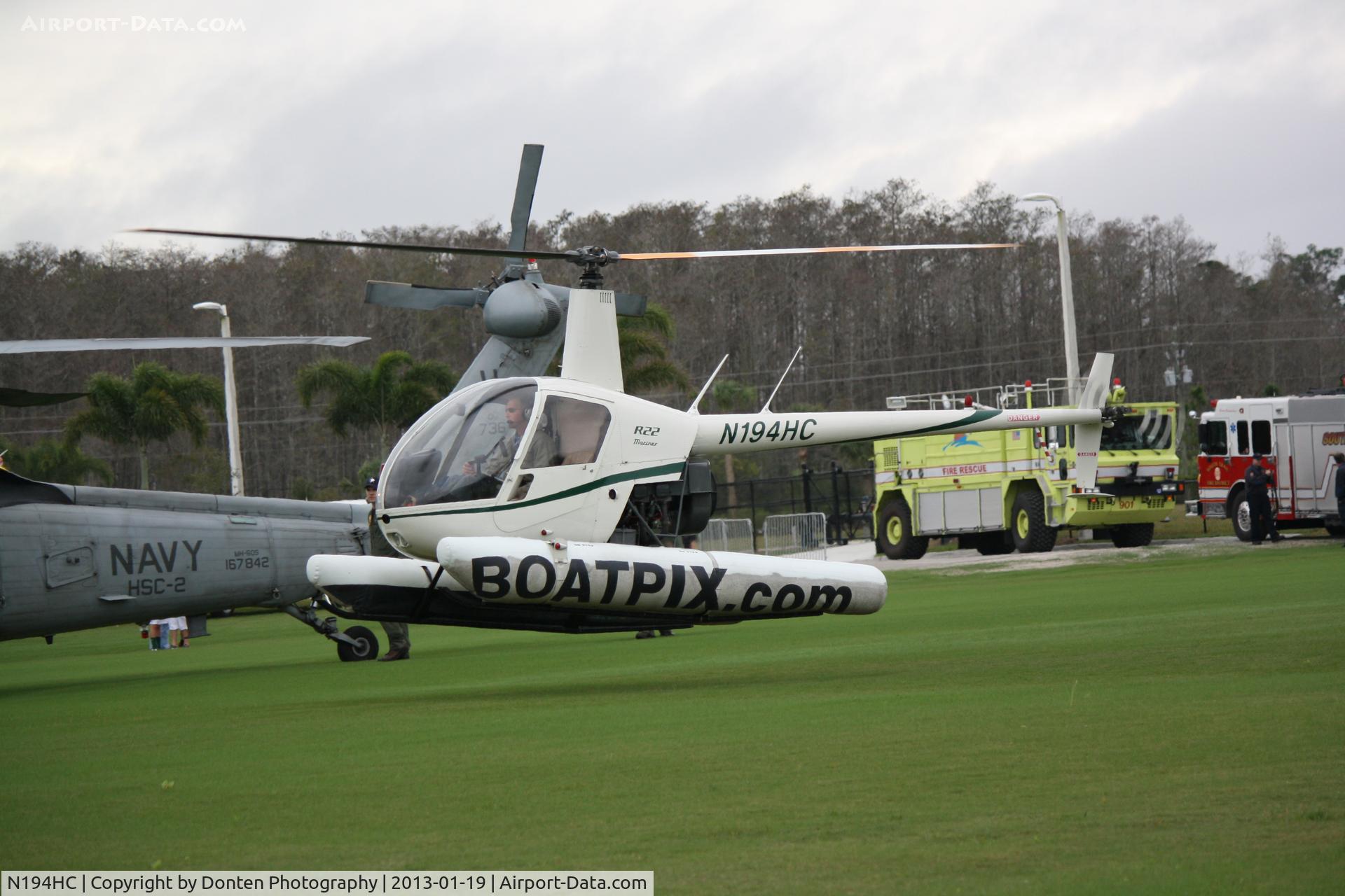 N194HC, 1991 Robinson R22 MARINER C/N 1955M, A Boatpix.com R-22 (N194HC) lands at JetBlue Park for the American Heroes Air Show