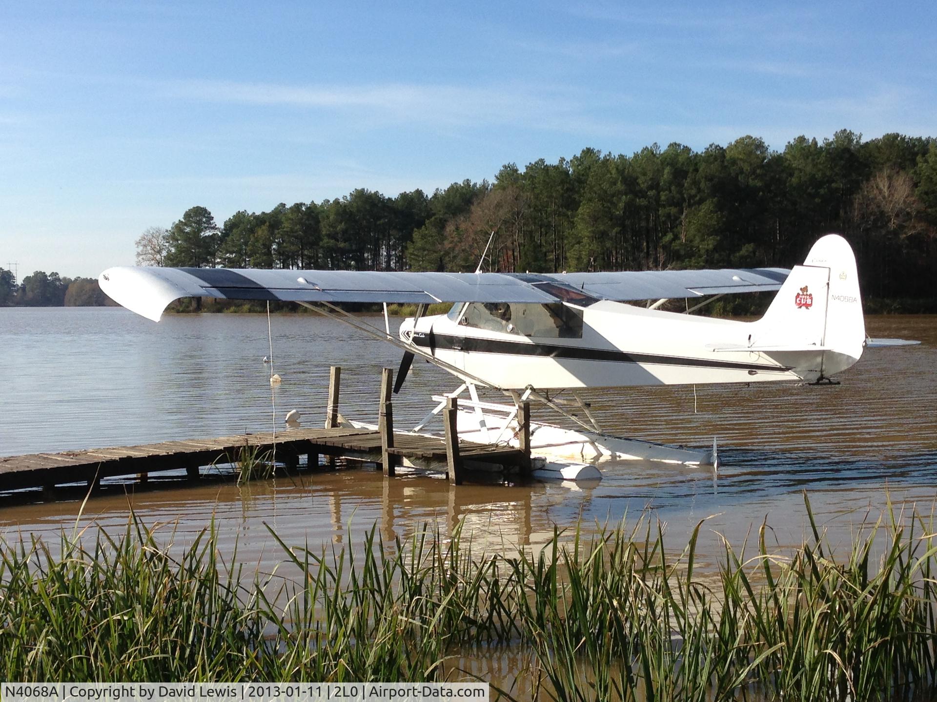N4068A, 1952 Piper L-18C Super Cub C/N 18-2121, This is another photo on floats!