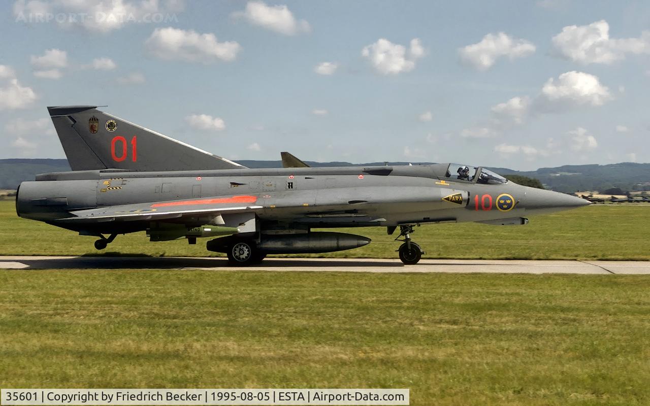 35601, 1970 Saab J-35J Draken C/N 35-601, taxying to the active
