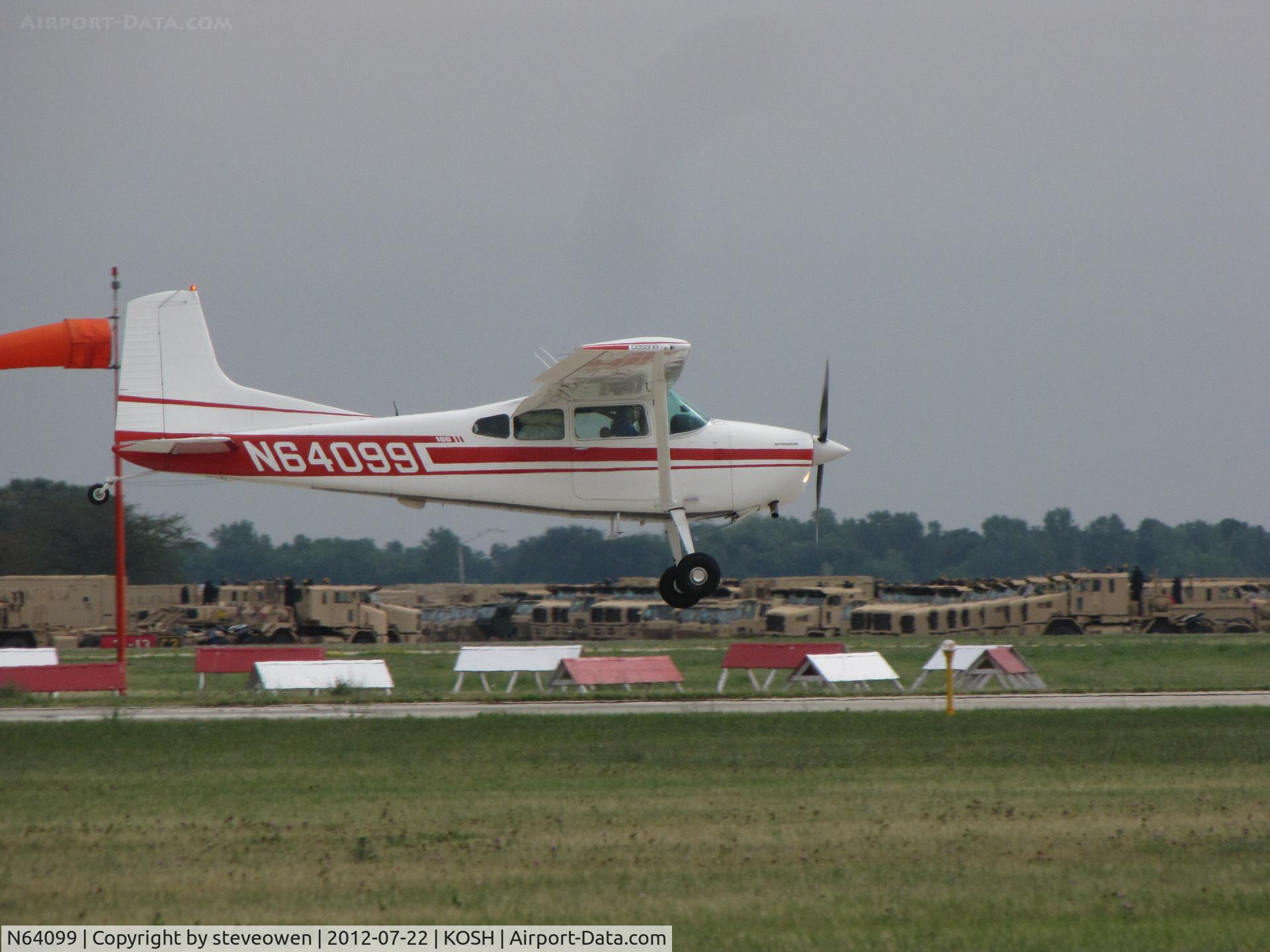 N64099, 1977 Cessna 180K Skywagon C/N 18052870, Landing runway 09 EAA airshowkosh