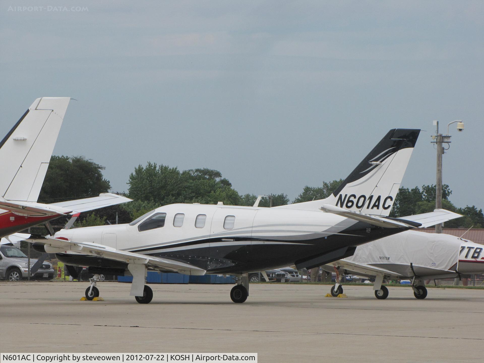 N601AC, Socata TBM-700 C/N 530, Orion FBO ramp