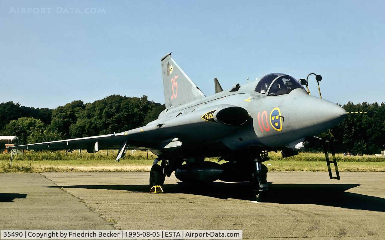 35490, Saab J-35F Draken C/N 35-490, flightline at Ängelholm