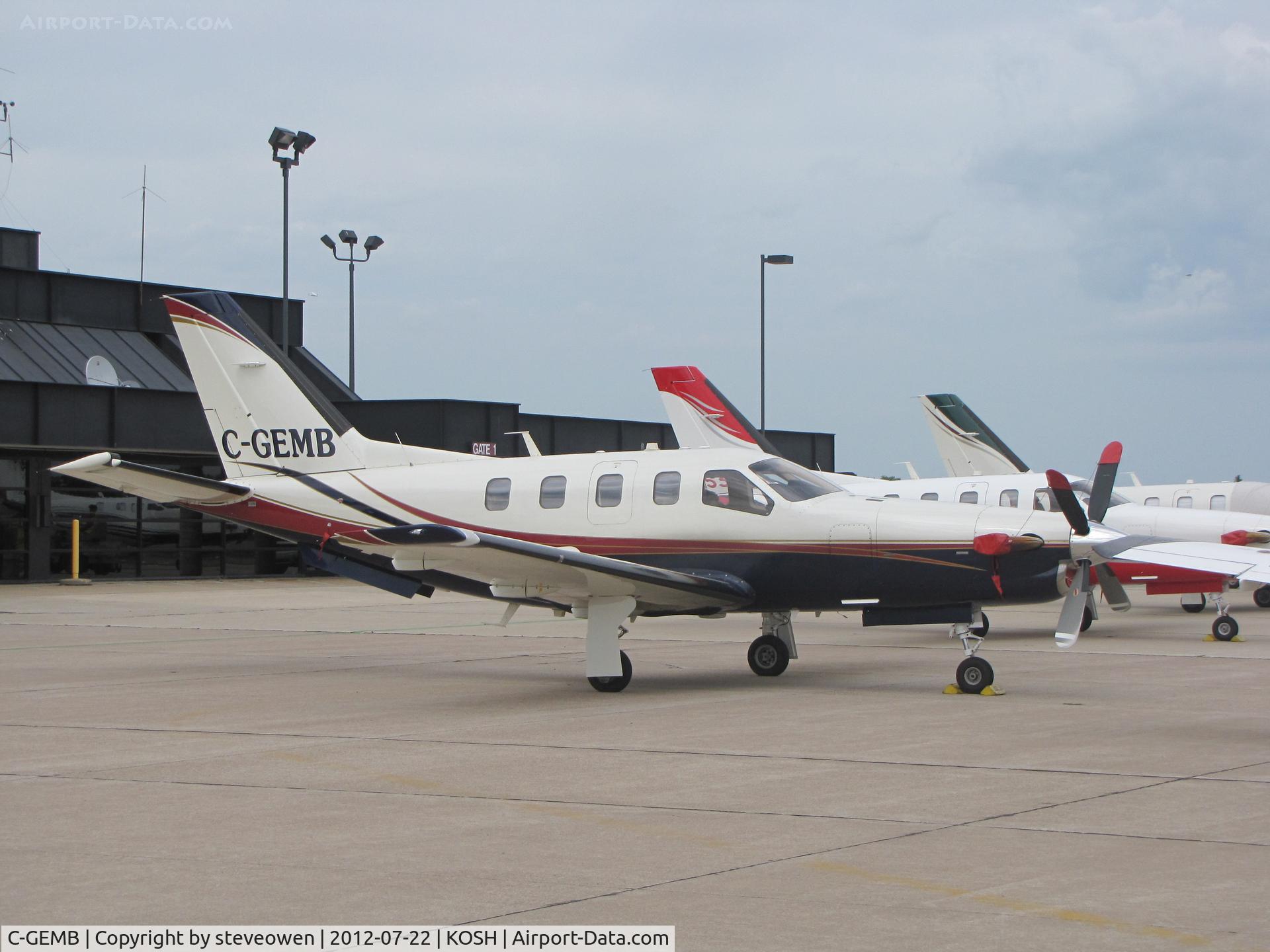 C-GEMB, 2003 Socata TBM-700 C/N 267, Orion FBO ramp