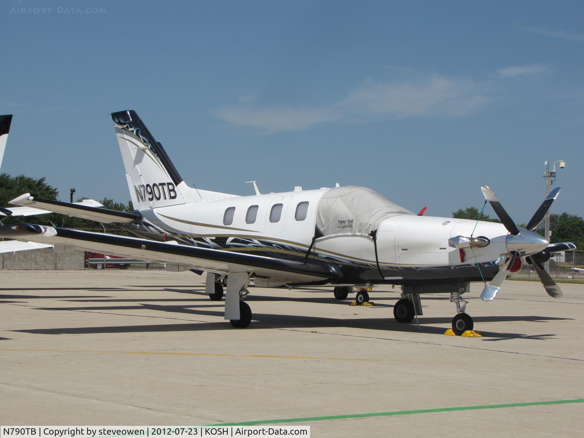 N790TB, 1999 Socata TBM-700 C/N 148, Orion FBO Ramp