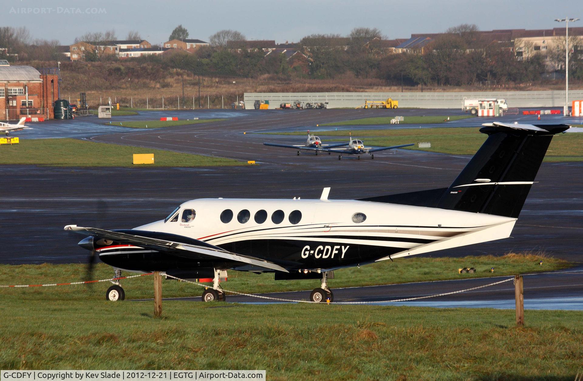 G-CDFY, 2000 Beech 200 Super King Air C/N BB-1715, Taxiing out to operate the final departure of a BAE Systems flight using a 'Vickers' call-sign.
