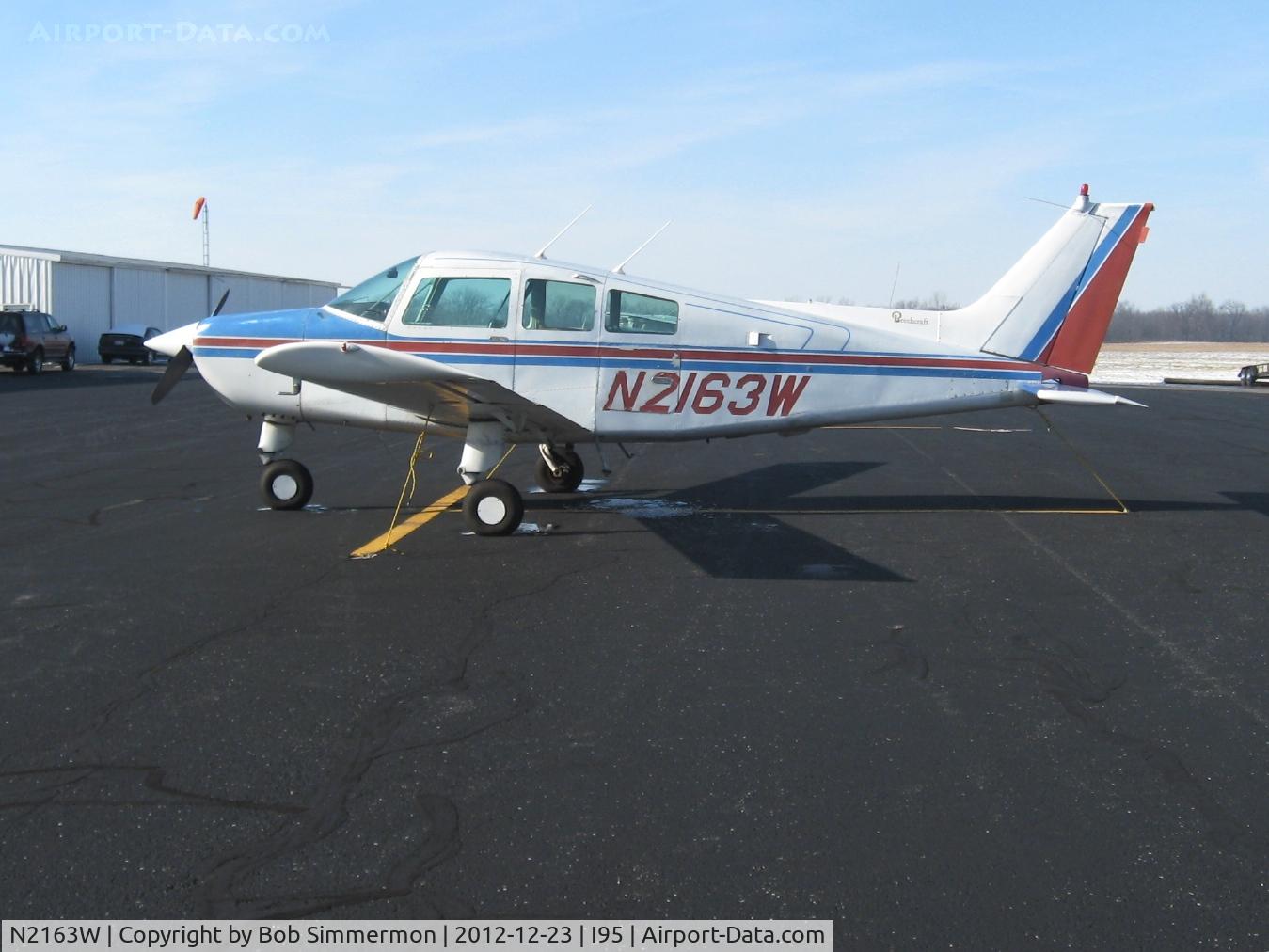 N2163W, 1974 Beech C23 Sundowner 180 C/N M-1550, On the ramp in Kenton, Ohio