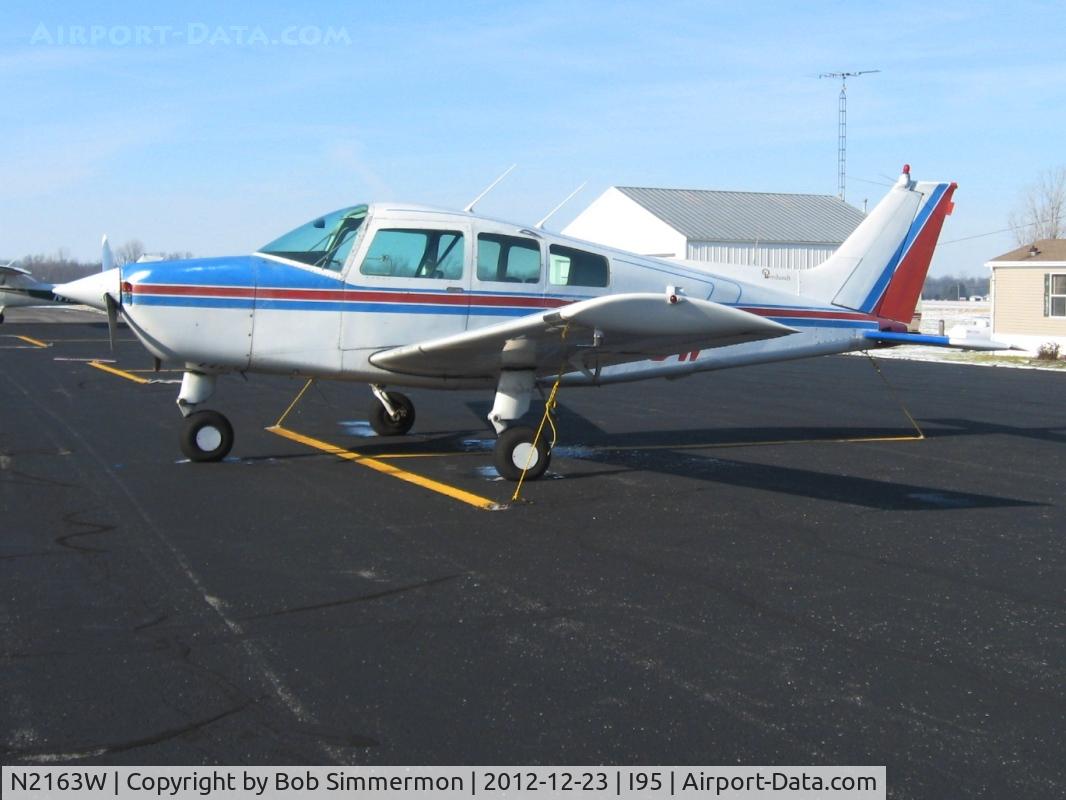 N2163W, 1974 Beech C23 Sundowner 180 C/N M-1550, On the ramp in Kenton, Ohio