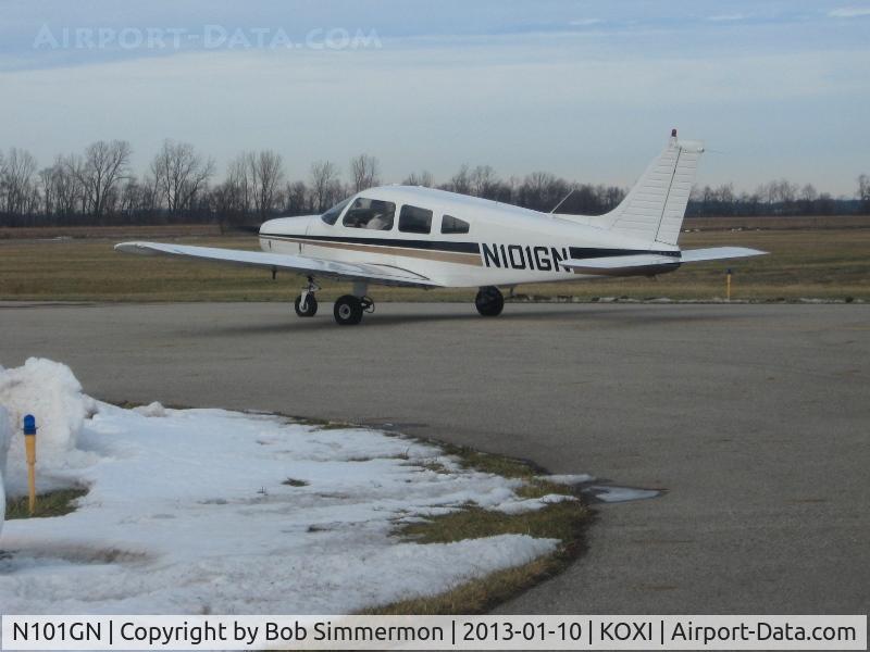 N101GN, 1976 Piper PA-28-151 C/N 28-7615214, Preparing to depart RWY 18 at Knox, Indiana