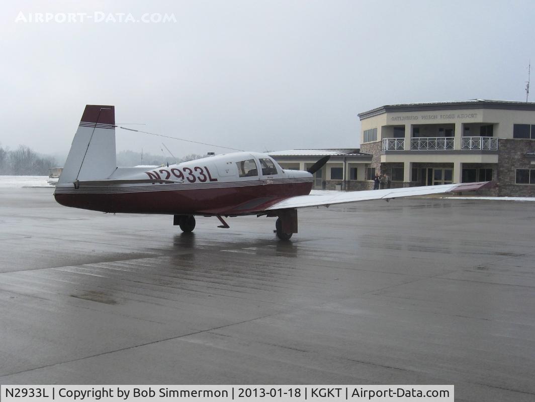 N2933L, 1967 Mooney M20C Ranger C/N 670067, On the ramp at Sevierville, TN
