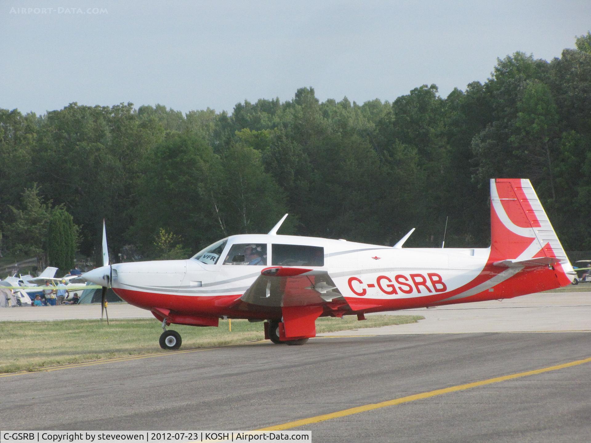 C-GSRB, 1983 Mooney M20K C/N 25-0772, Taxing at Oshkosh