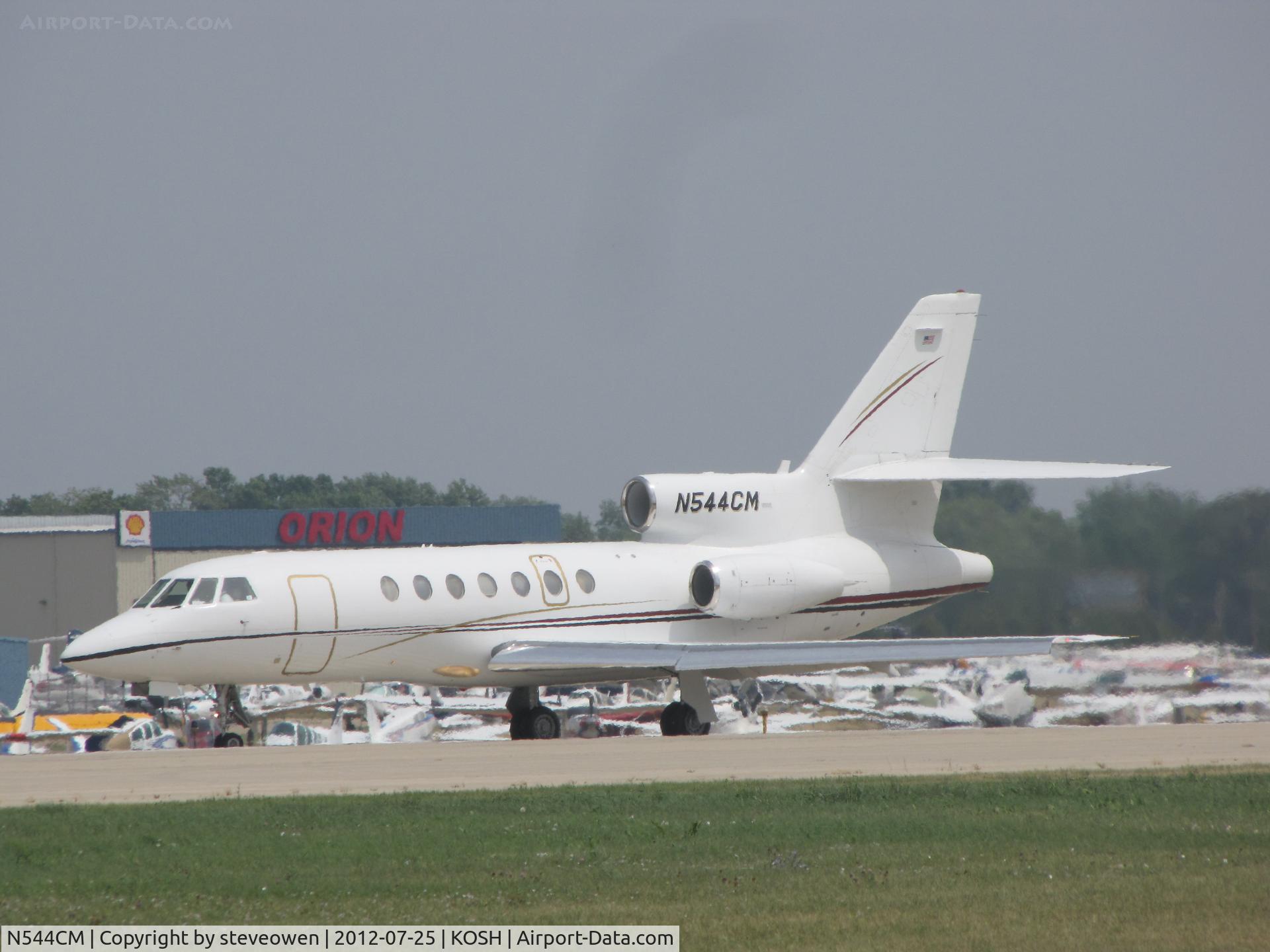 N544CM, 1987 Dassault Falcon 50 C/N 173, landing Rwy27 @ Oshkosh