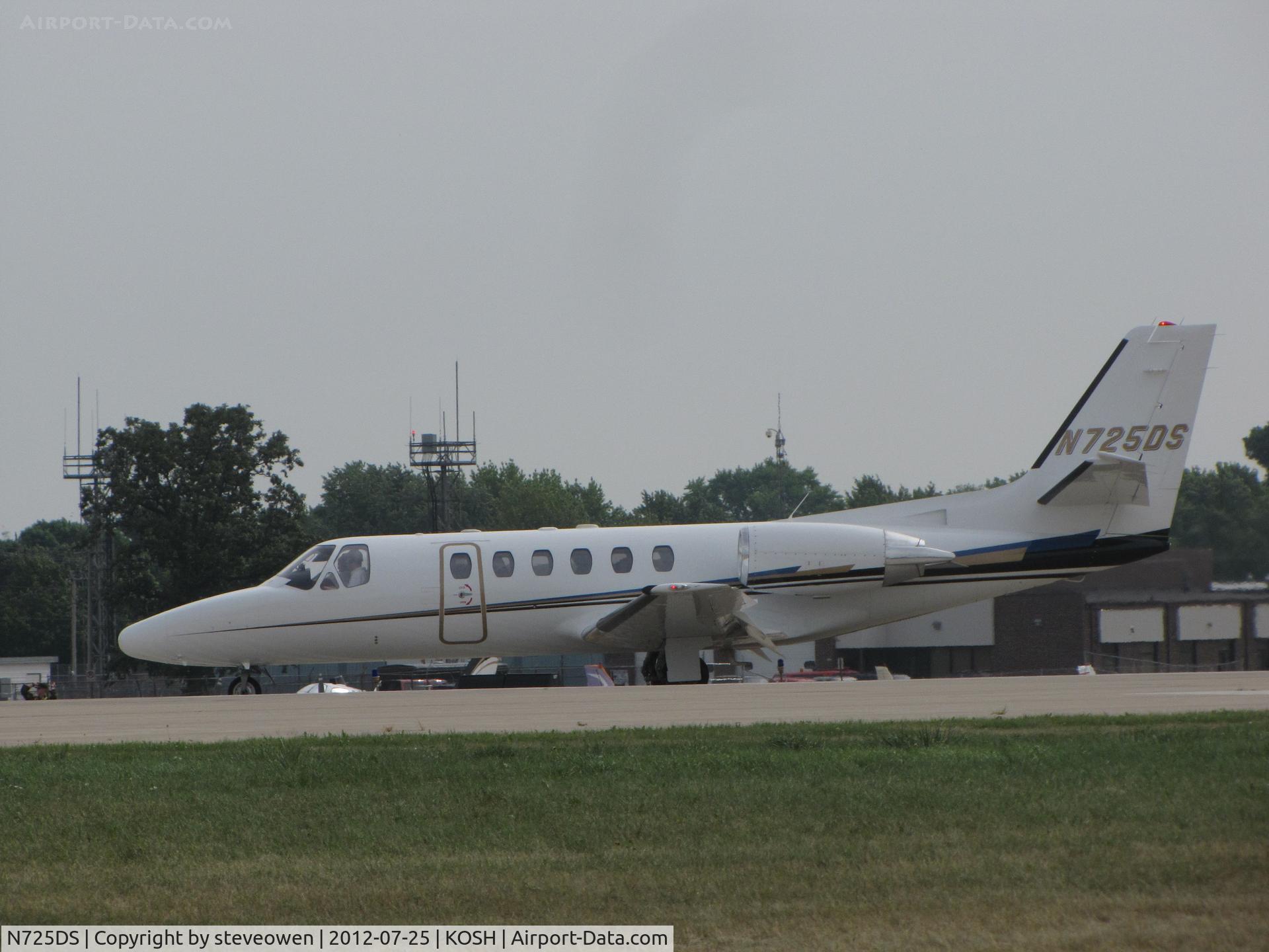 N725DS, 1997 Cessna 550 C/N 550-0822, landing Rwy27 Oshkosh