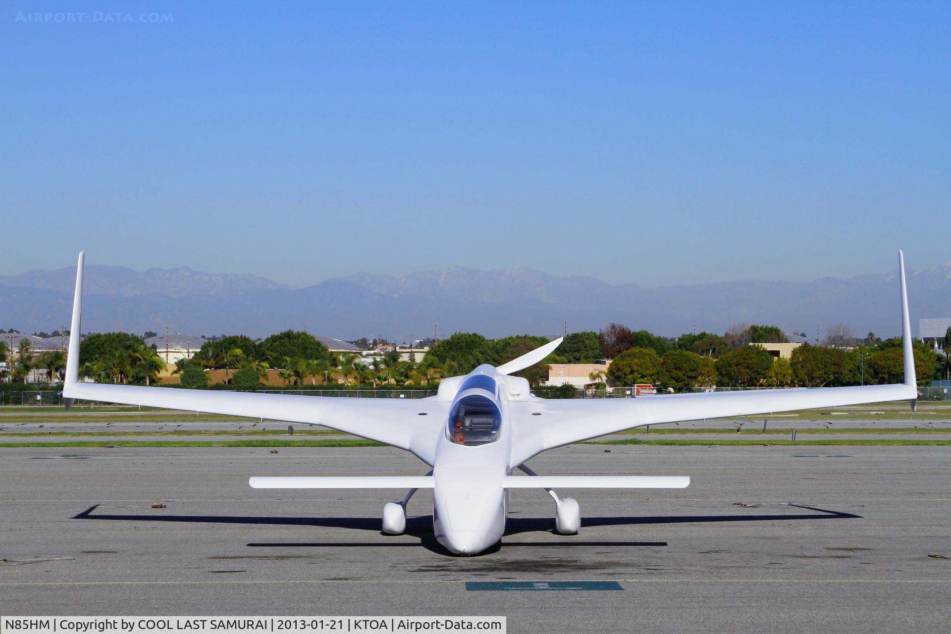 N85HM, 1985 Rutan Long-EZ C/N 1363, Torrance transient parking