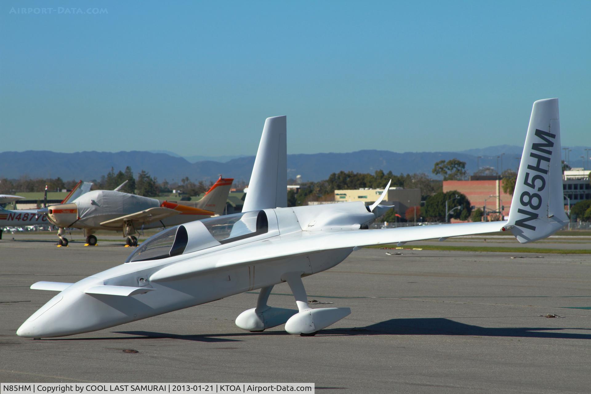 N85HM, 1985 Rutan Long-EZ C/N 1363, Torrance transient parking