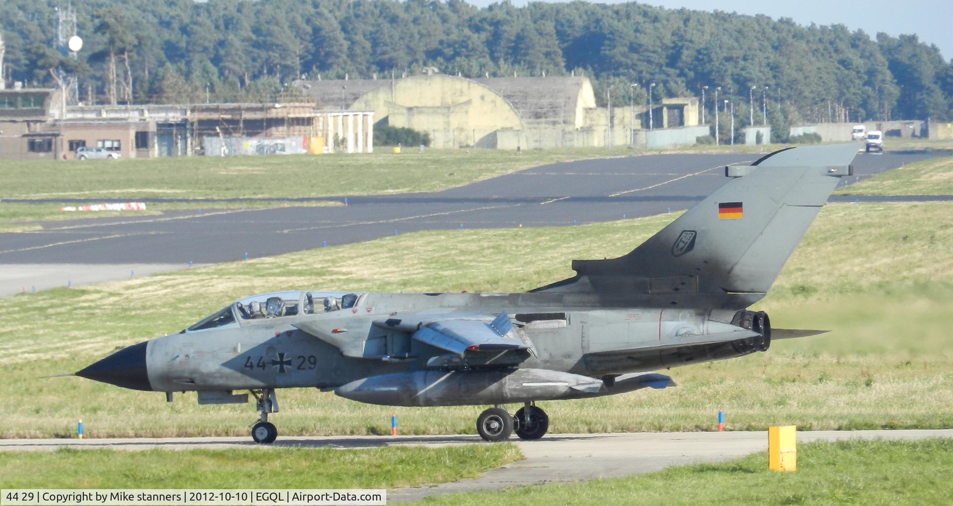 44 29, Panavia Tornado IDS C/N 327/GS090/4129, JBG-33 Tornado arrives back at Leuchars from an afternoon joint warrior exercise sortie