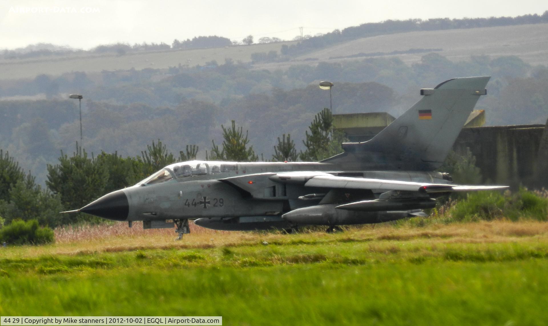44 29, Panavia Tornado IDS C/N 327/GS090/4129, JBG-33 Tornado IDS taxiing to runway 27