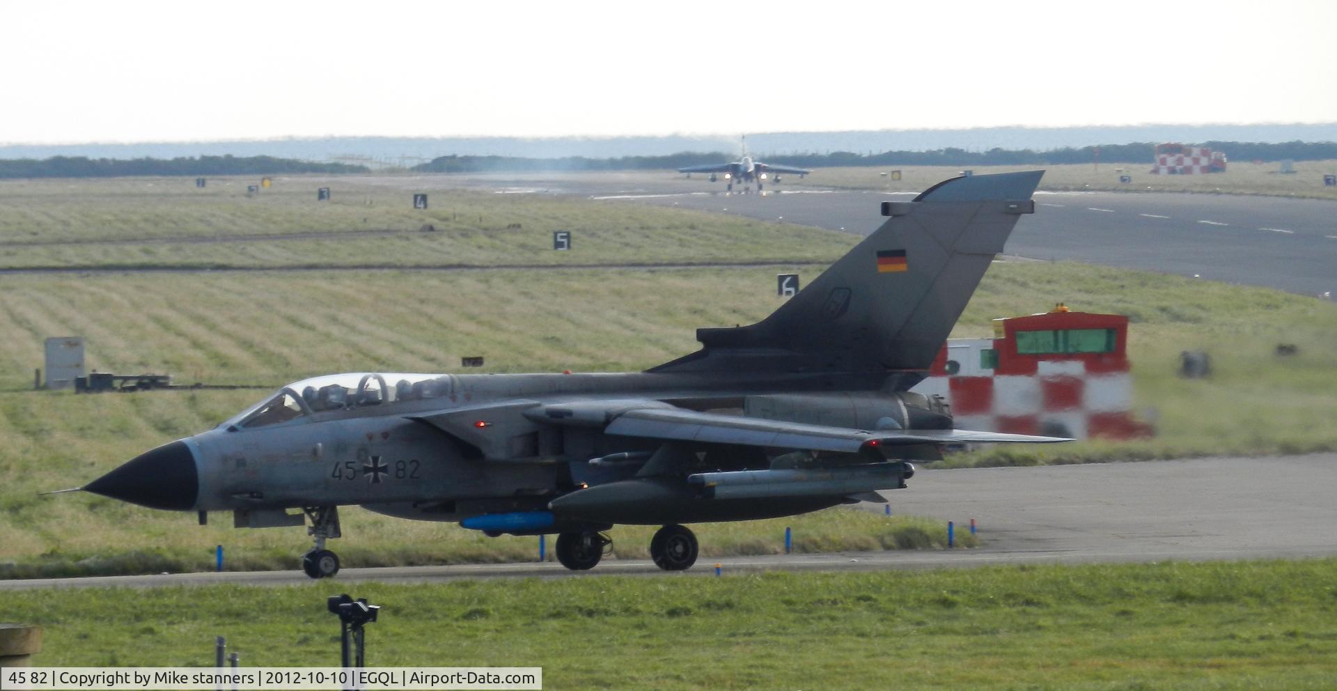 45 82, Panavia Tornado IDS C/N 701/GS223/4282, JBG-33 Tornado IDS Returns back to Leuchars after a morning joint warrior mission carrying 2x 330gal tanks,1x BOZ-101 chaff/flare pod,1xCerebrus III ECM pod
1x AIM-9L sidewinder (AR),1x Lightning laser pod,1x IRIS-T,1x 1000lb practice bomb