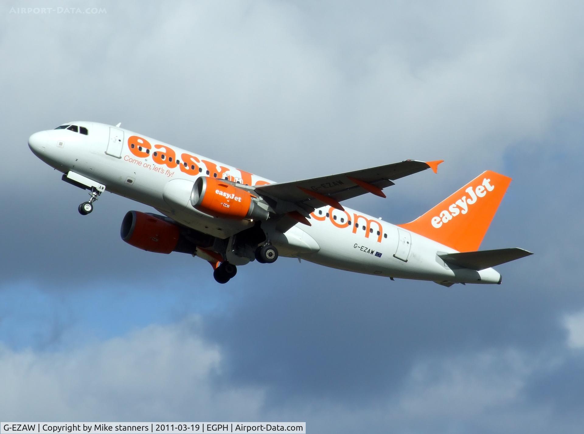 G-EZAW, 2006 Airbus A319-111 C/N 2812, Easyjet A319 Departs runway 24