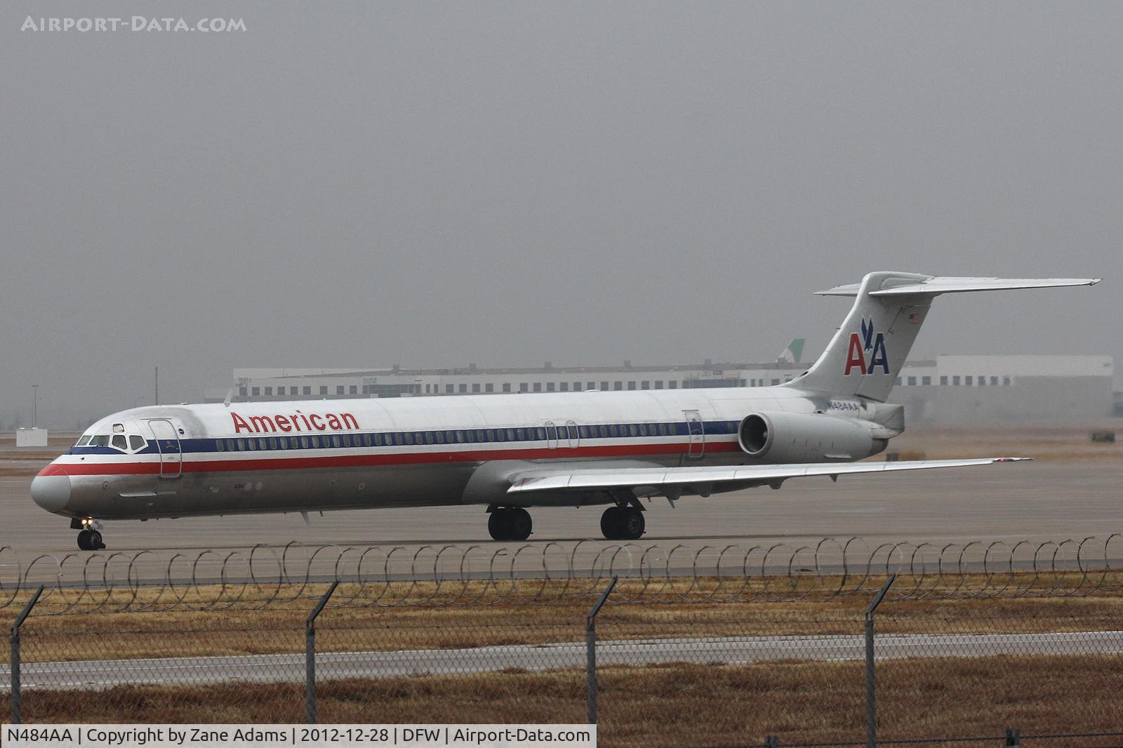 N484AA, 1988 McDonnell Douglas MD-82 (DC-9-82) C/N 49677, American Airlines at DFW Airport.