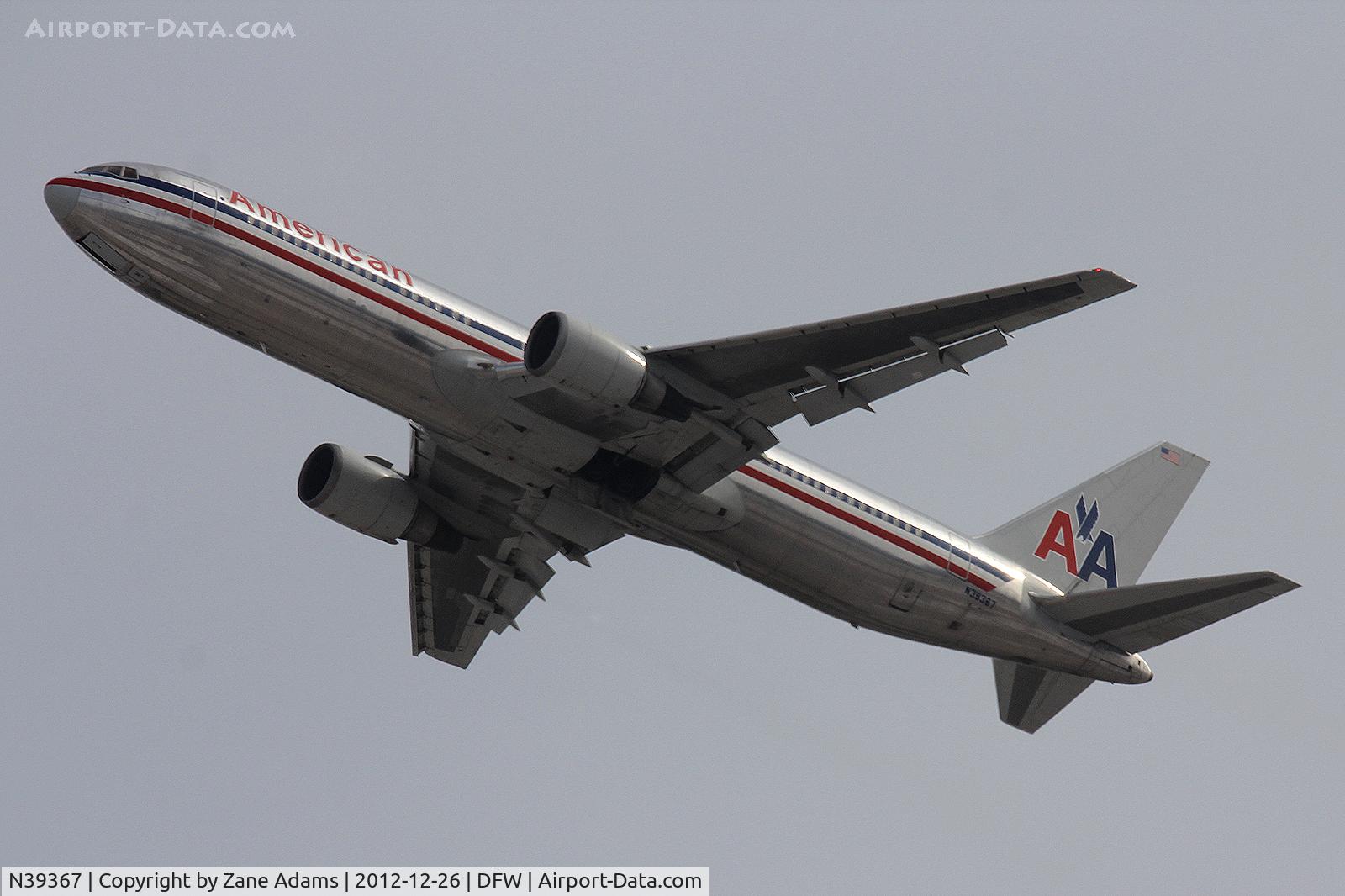 N39367, 1991 Boeing 767-323 C/N 25194, American Airlines at DFW Airport.
