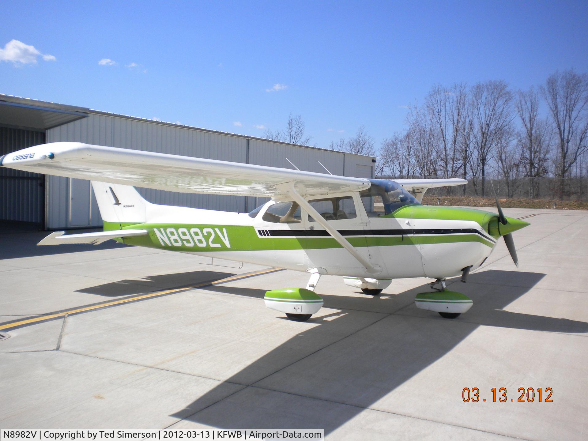 N8982V, 1974 Cessna 172M C/N 17264338, Branson West, MO