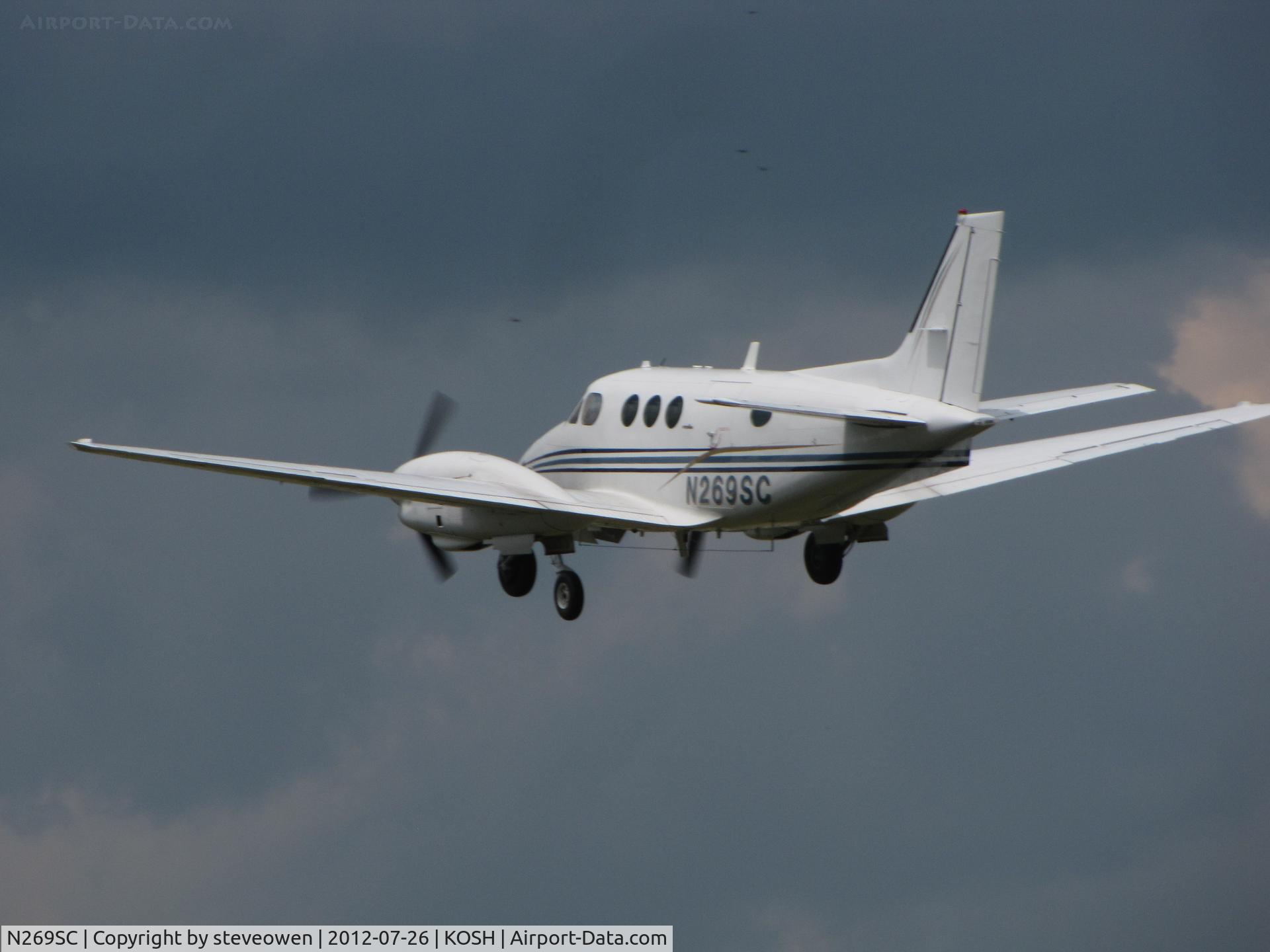 N269SC, 1976 Beech C90 King Air C/N LJ-683, departing Oshkosh