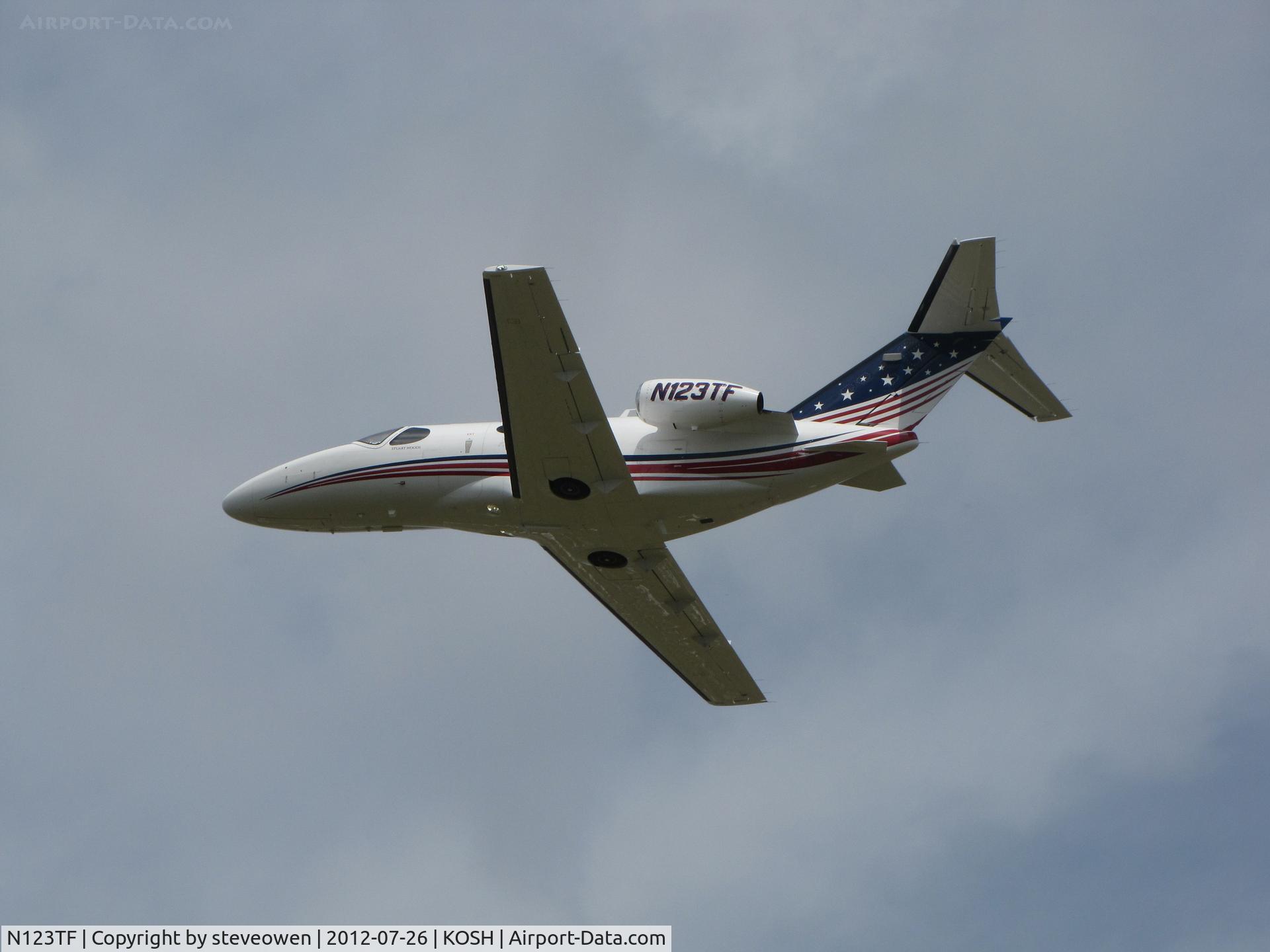 N123TF, 2009 Cessna 510 Citation Mustang Citation Mustang C/N 510-0191, Departing Oshkosh