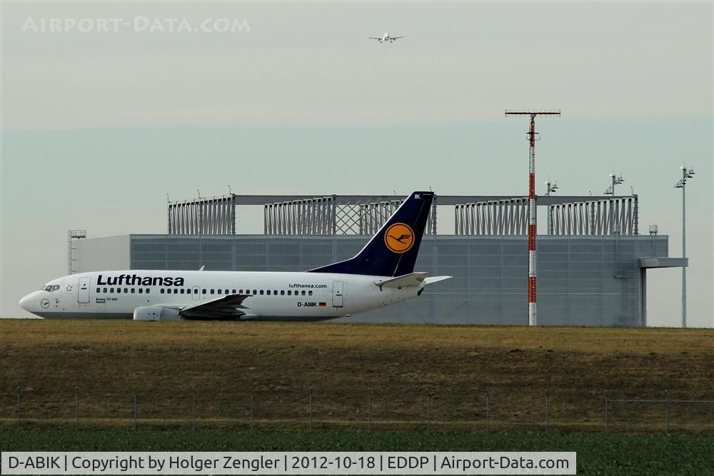 D-ABIK, 1991 Boeing 737-530 C/N 24823, Crawling along taxiway A7 while another inbound traffic is ready to follow FRA noon shuttle to apron 1.