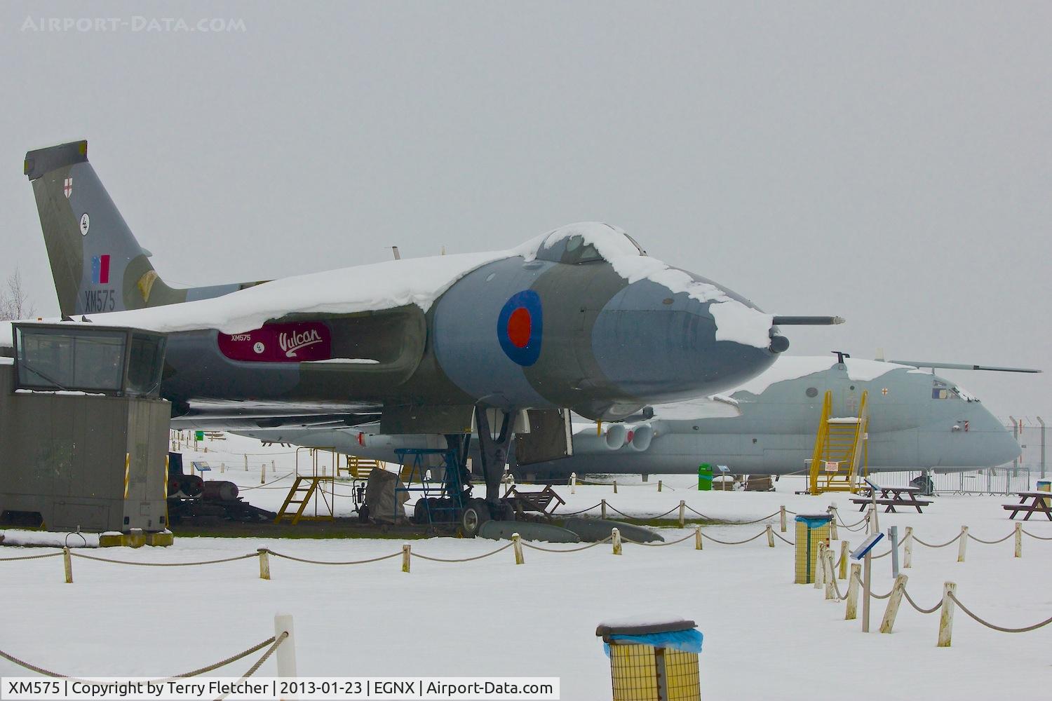 XM575, 1959 Avro Vulcan B.2A C/N Set 56, Winter scene for the Vulcan and Nimrod at EMA Aeropark