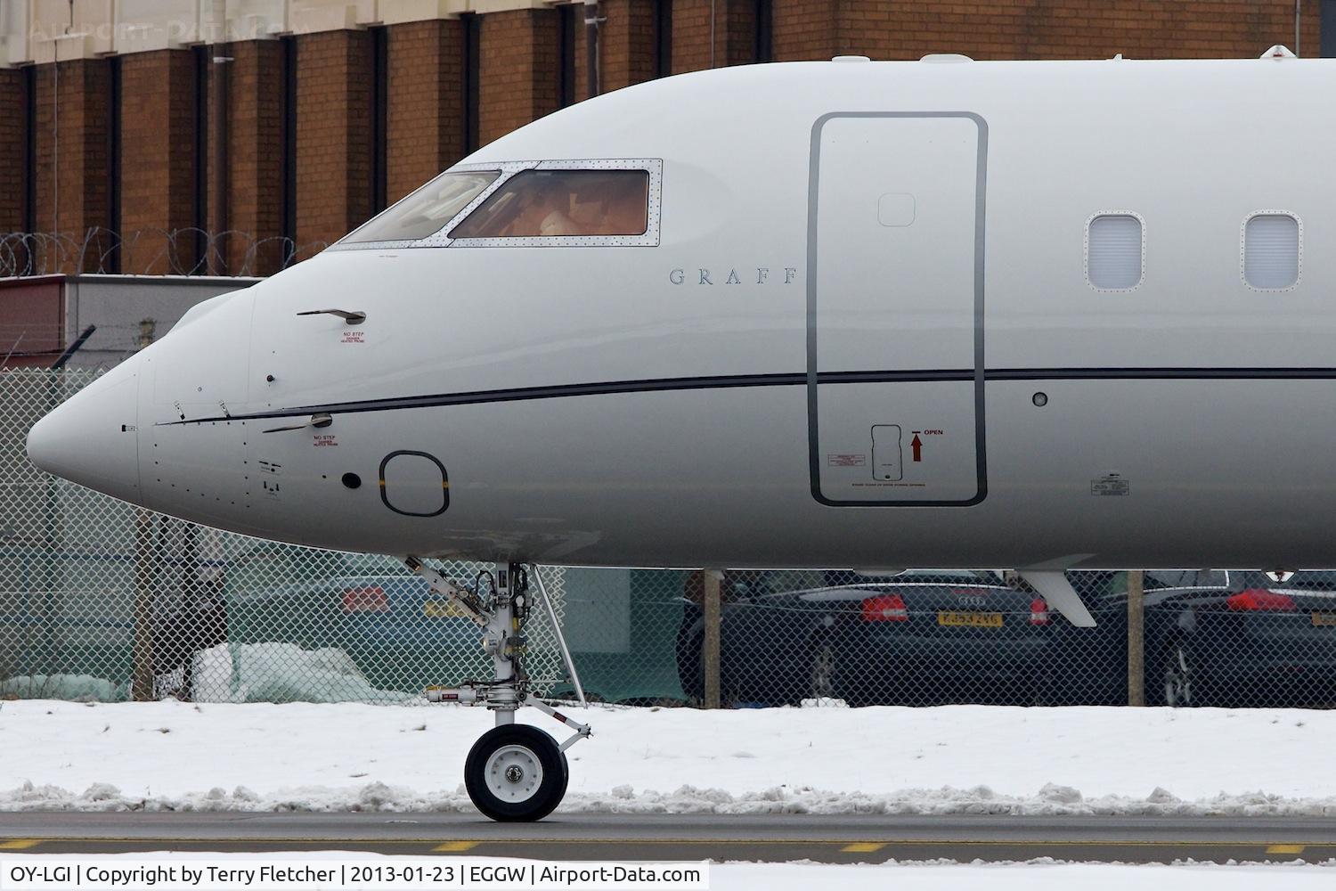OY-LGI, 2011 Bombardier BD-700-1A10 Global 6000 C/N 9433, Graff Aviation - 2011 Bombardier BD-700-1A10, c/n: 9433 - at Luton