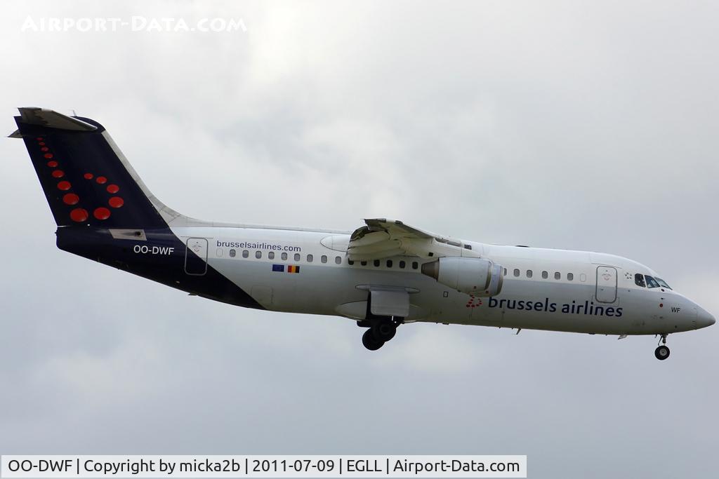 OO-DWF, 1998 British Aerospace Avro 146-RJ100 C/N E3332, Landing