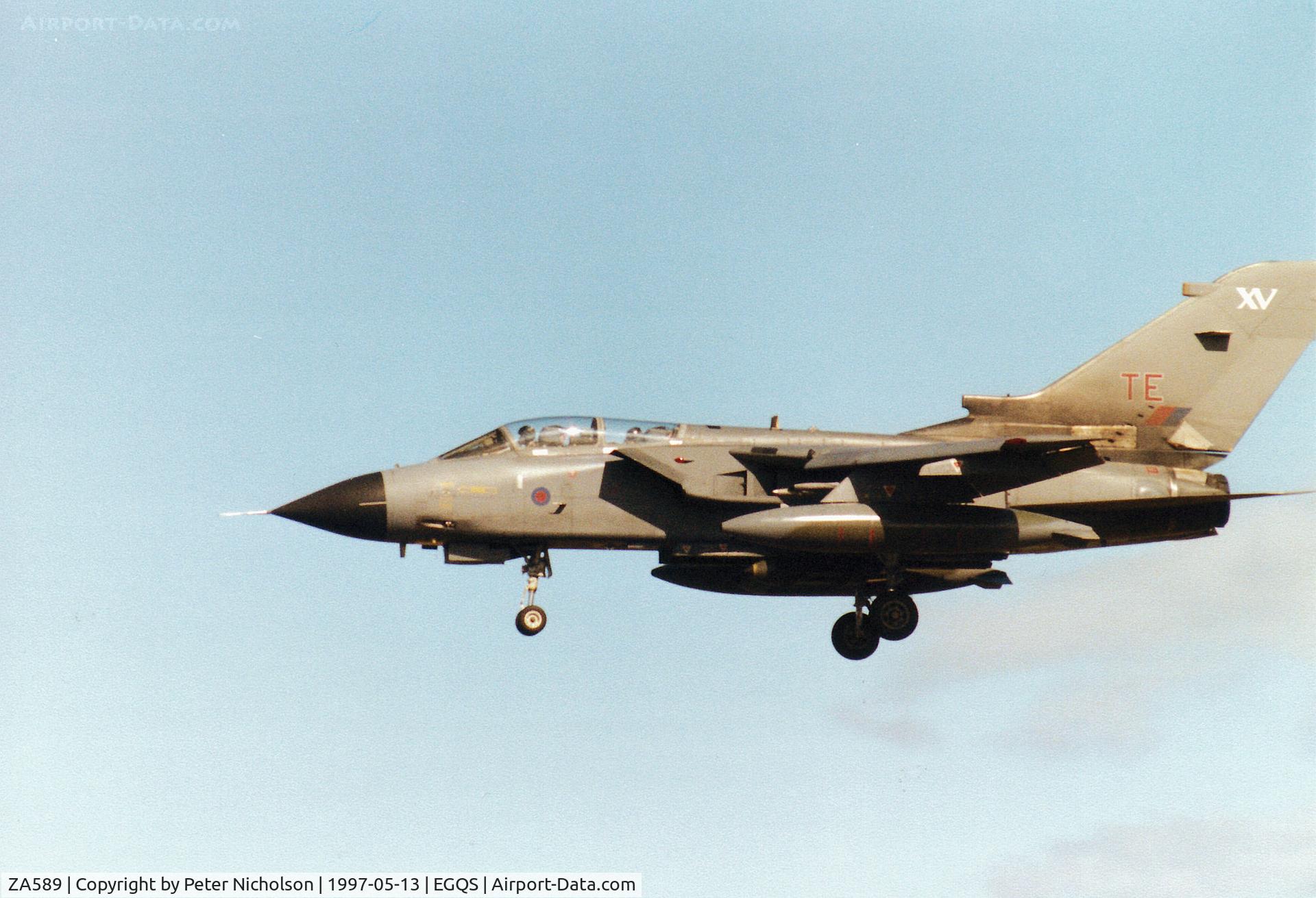 ZA589, 1981 Panavia Tornado GR.1 C/N 099/BS032/3053, Tornado GR.1 of 15[Reserve] Squadron on final approach to Runway 23 at RAF Lossiemouth in the Summer of 1997.