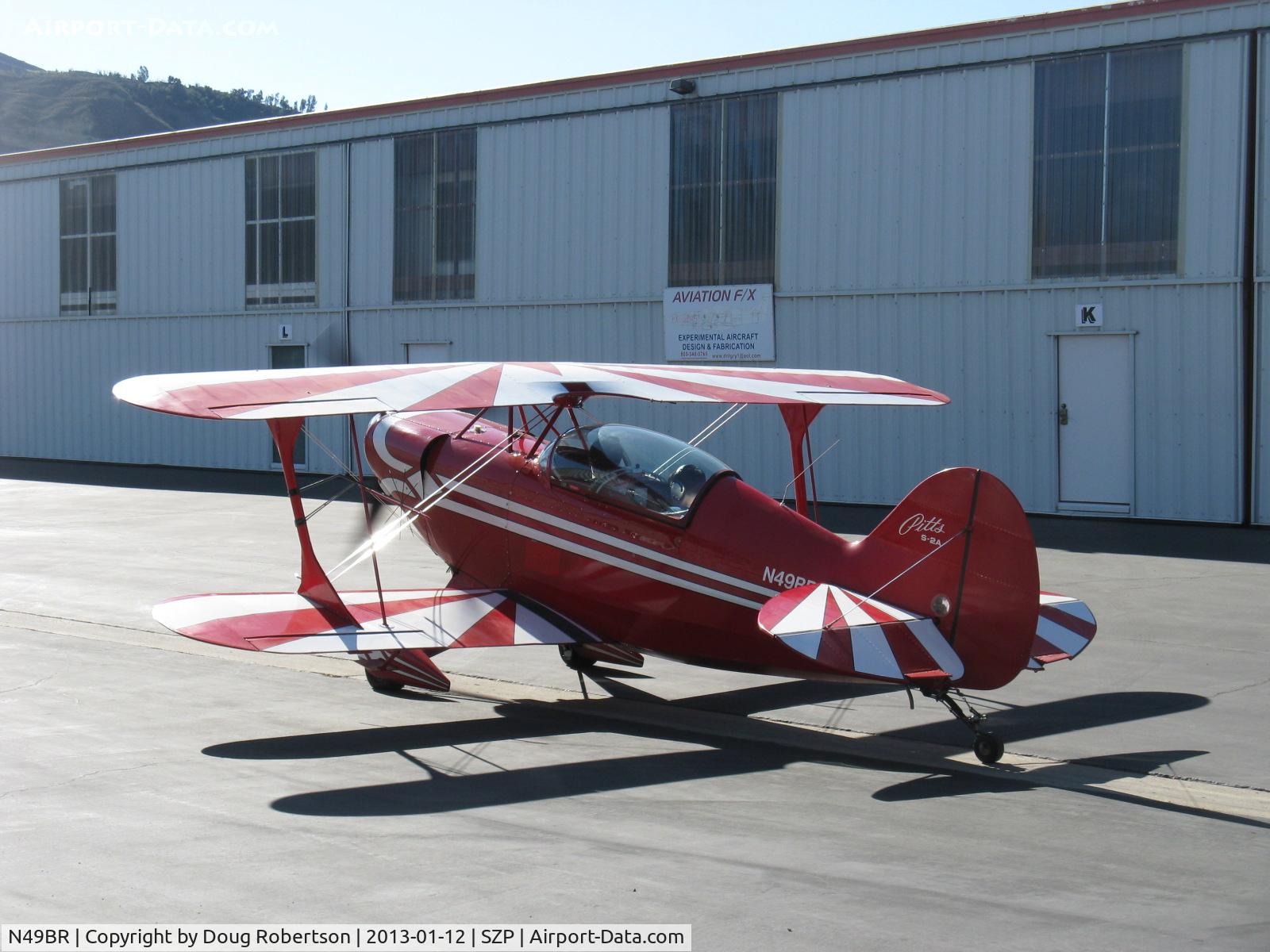 N49BR, Pitts S-2A Special C/N 2212, 1980 Aerotek PITTS S-2A, Lycoming AEIO-540 260 Hp, engine warmup near hangar